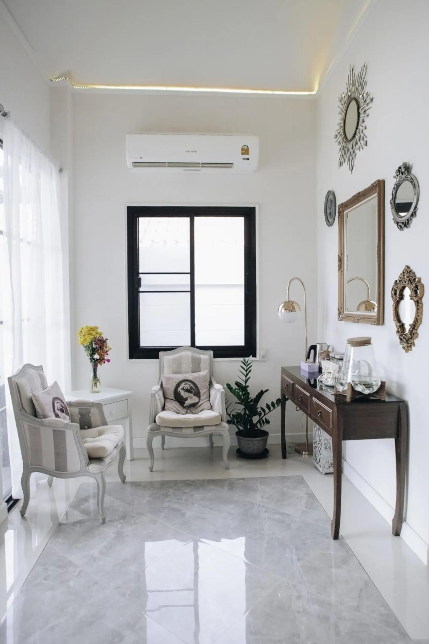 La Riva Boutique Hotel