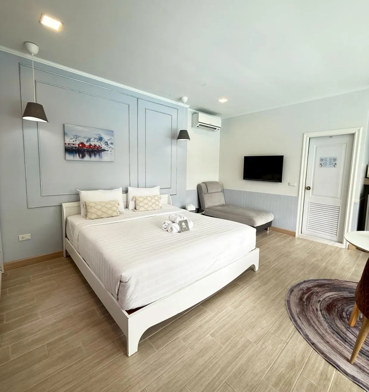 Bed in La Riva Boutique Hotel