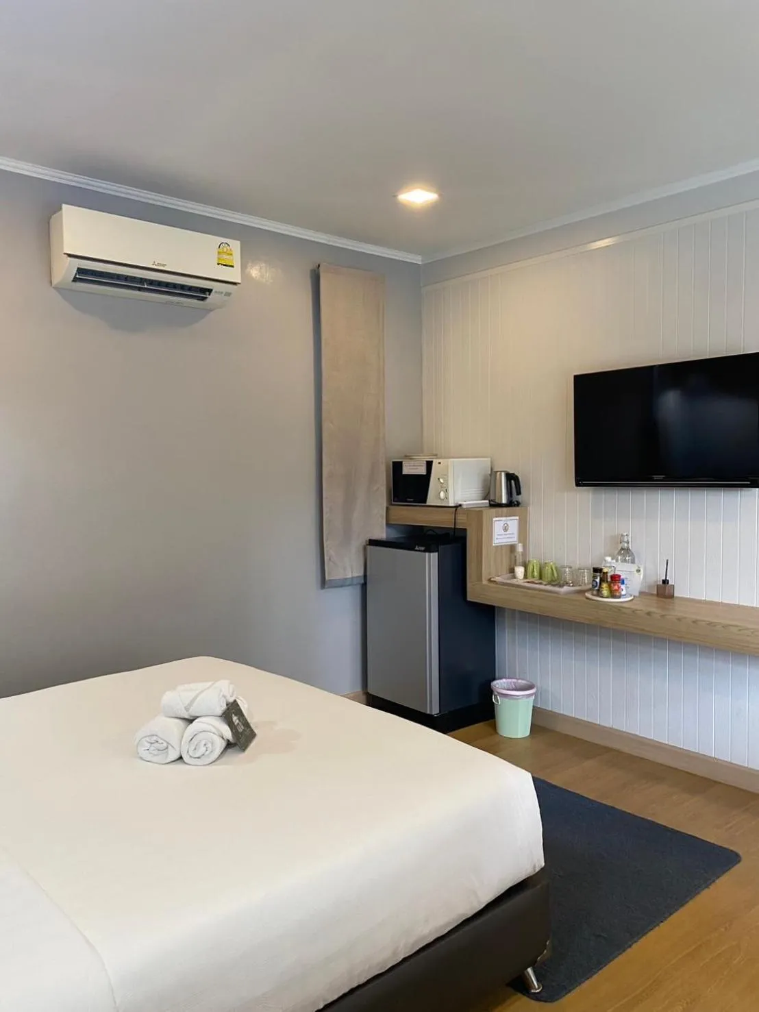 TV and multimedia, Bed in La Riva Boutique Hotel