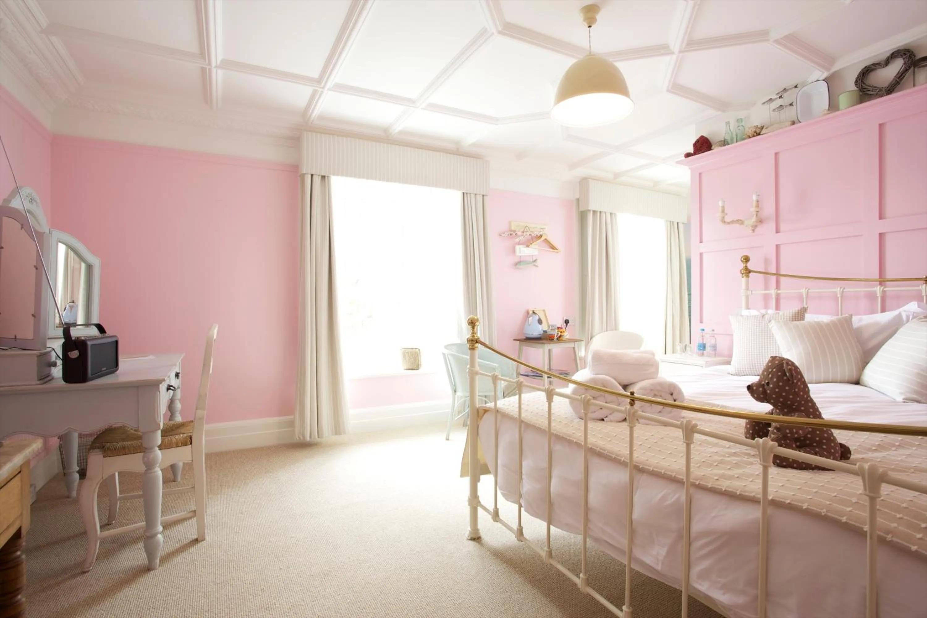 Day, Bed in The Beach House