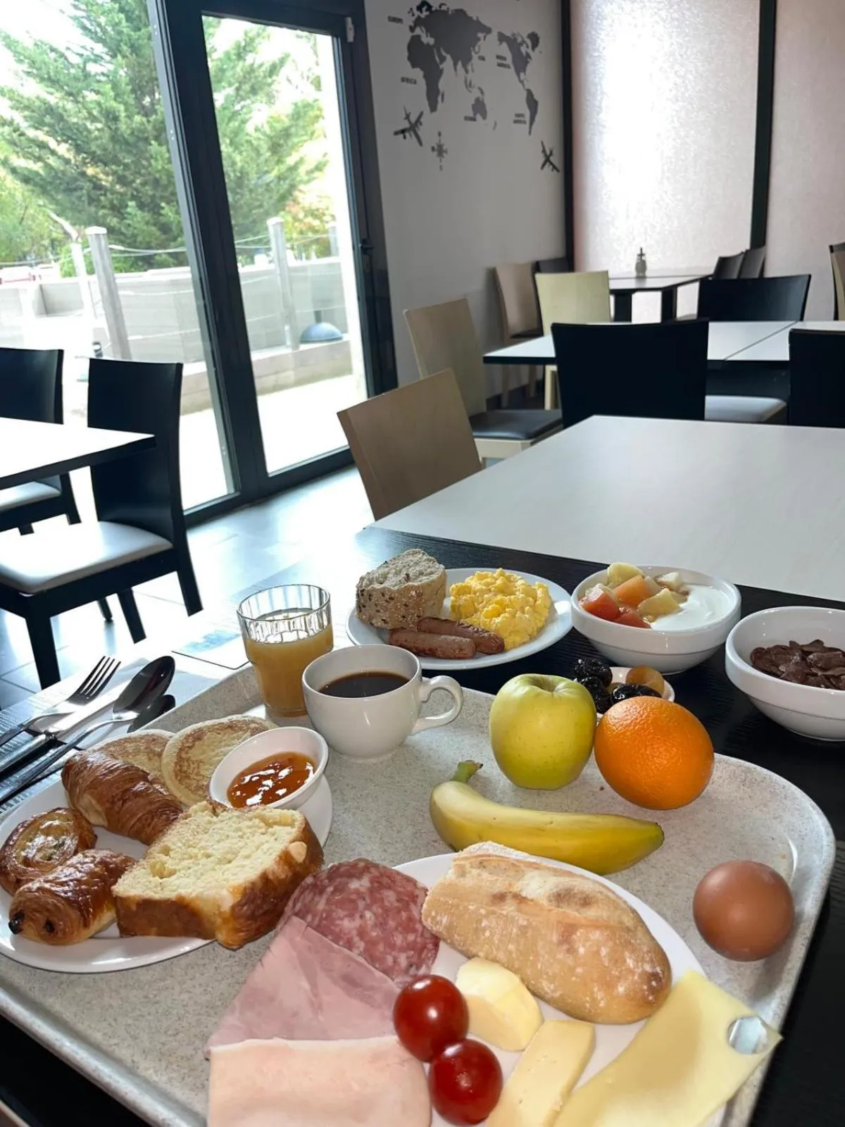 Breakfast in Holiday Inn Express Montpellier - Odysseum by IHG
