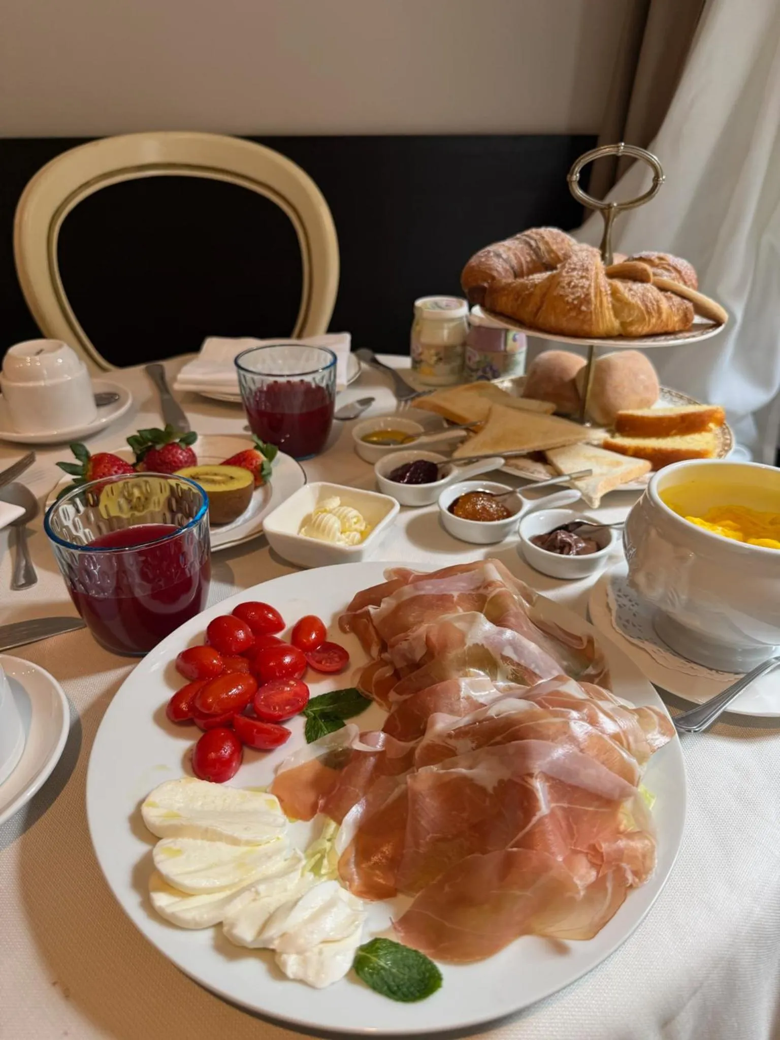 Breakfast in Avogaria 5 Rooms