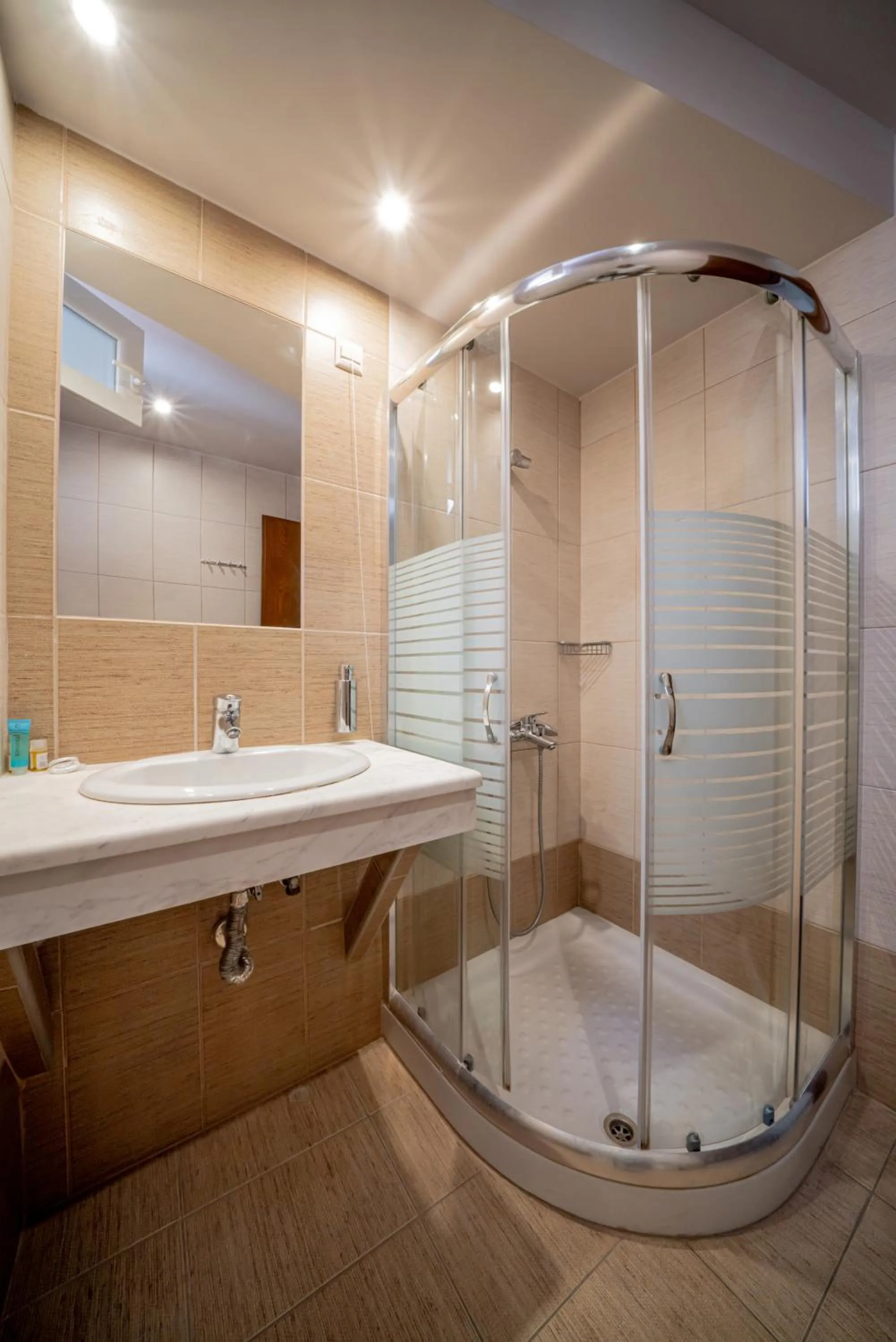 Shower in Hotel Olympion