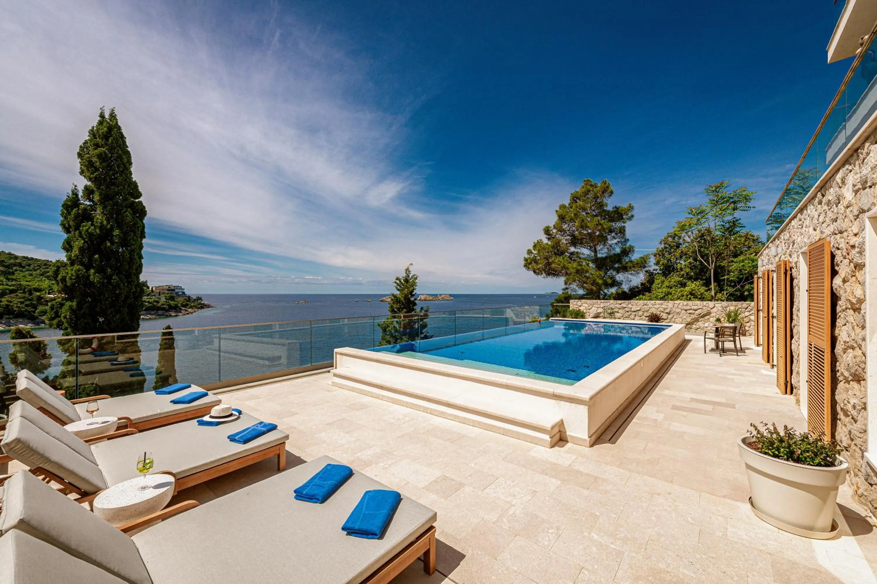 Swimming pool in Villa Malo More