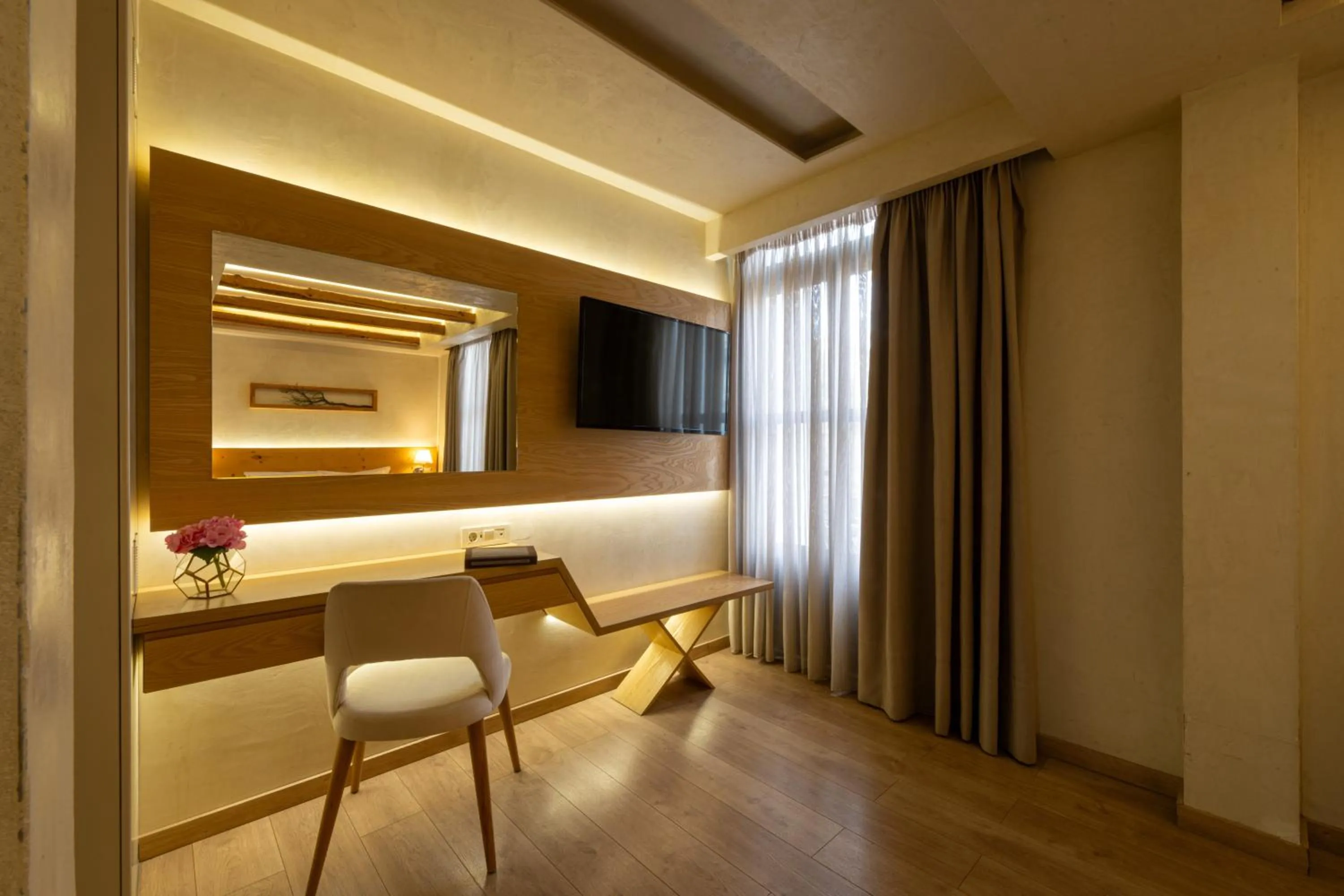 TV and multimedia, Bed in Panellinion Luxury Rooms