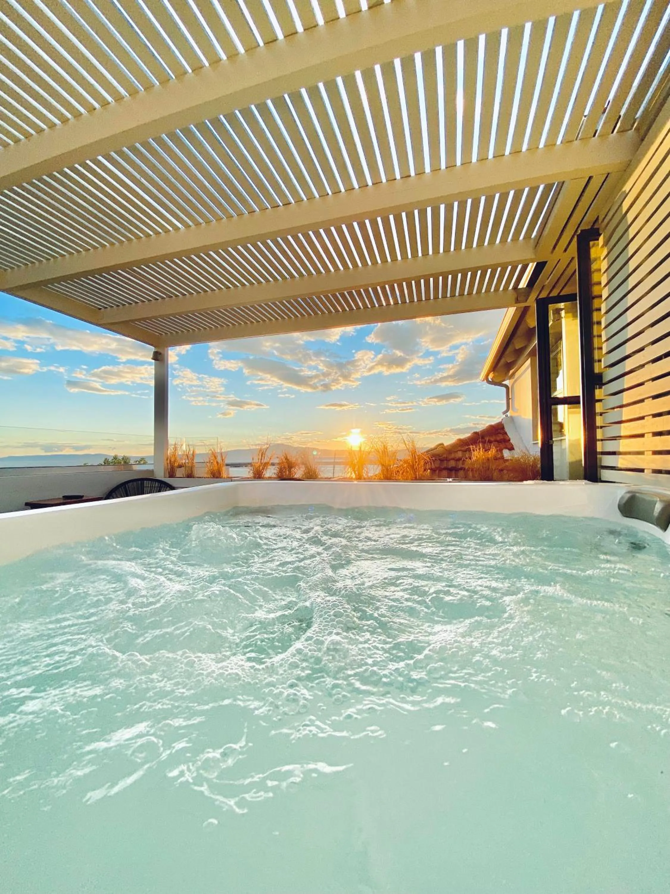 Hot Tub in Panellinion Luxury Rooms