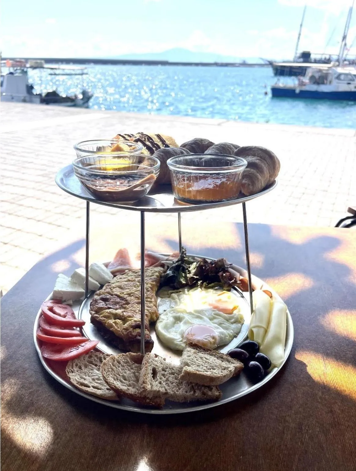 Breakfast in Panellinion Luxury Rooms