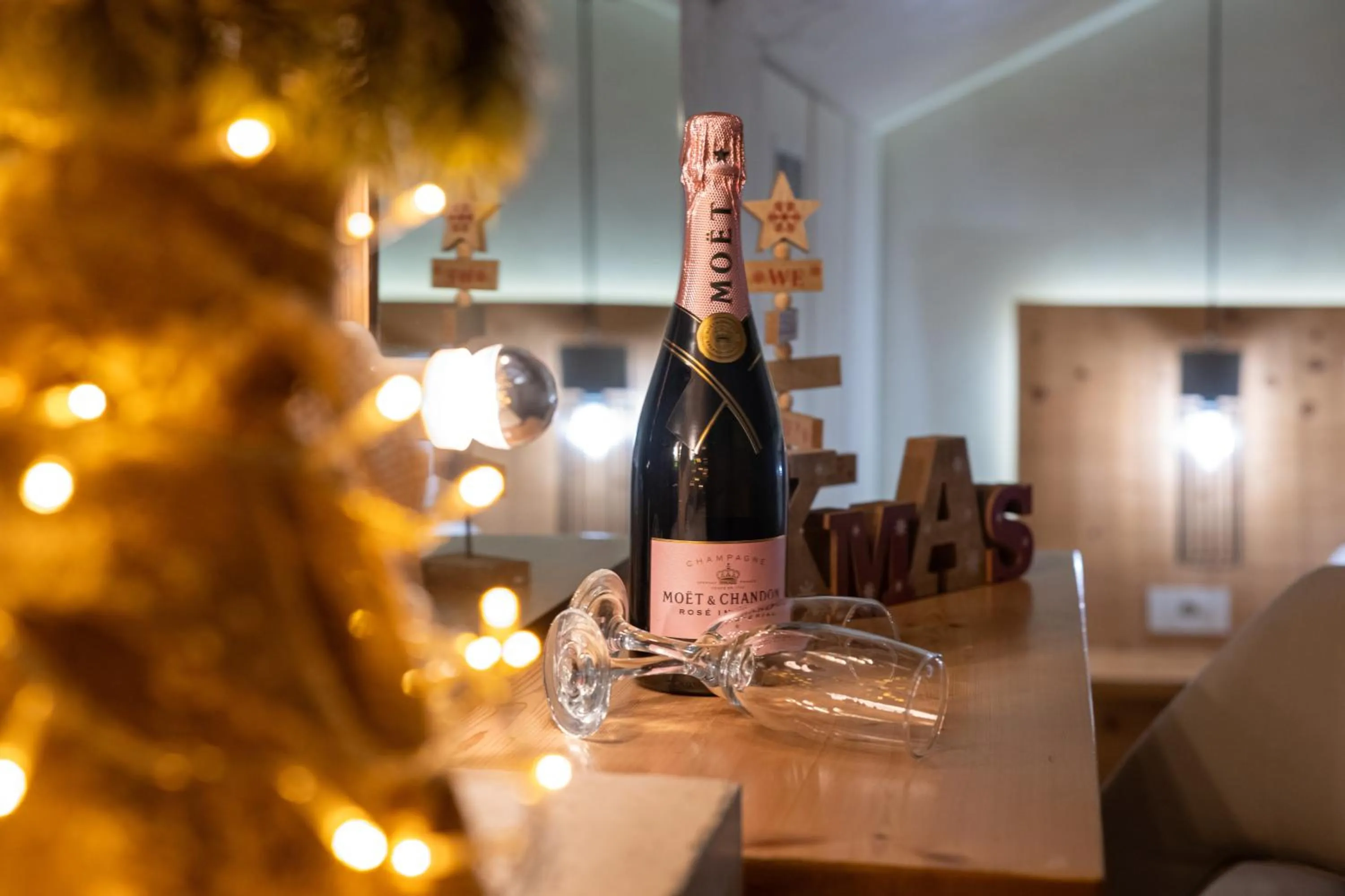 Decorative detail in Panellinion Luxury Rooms