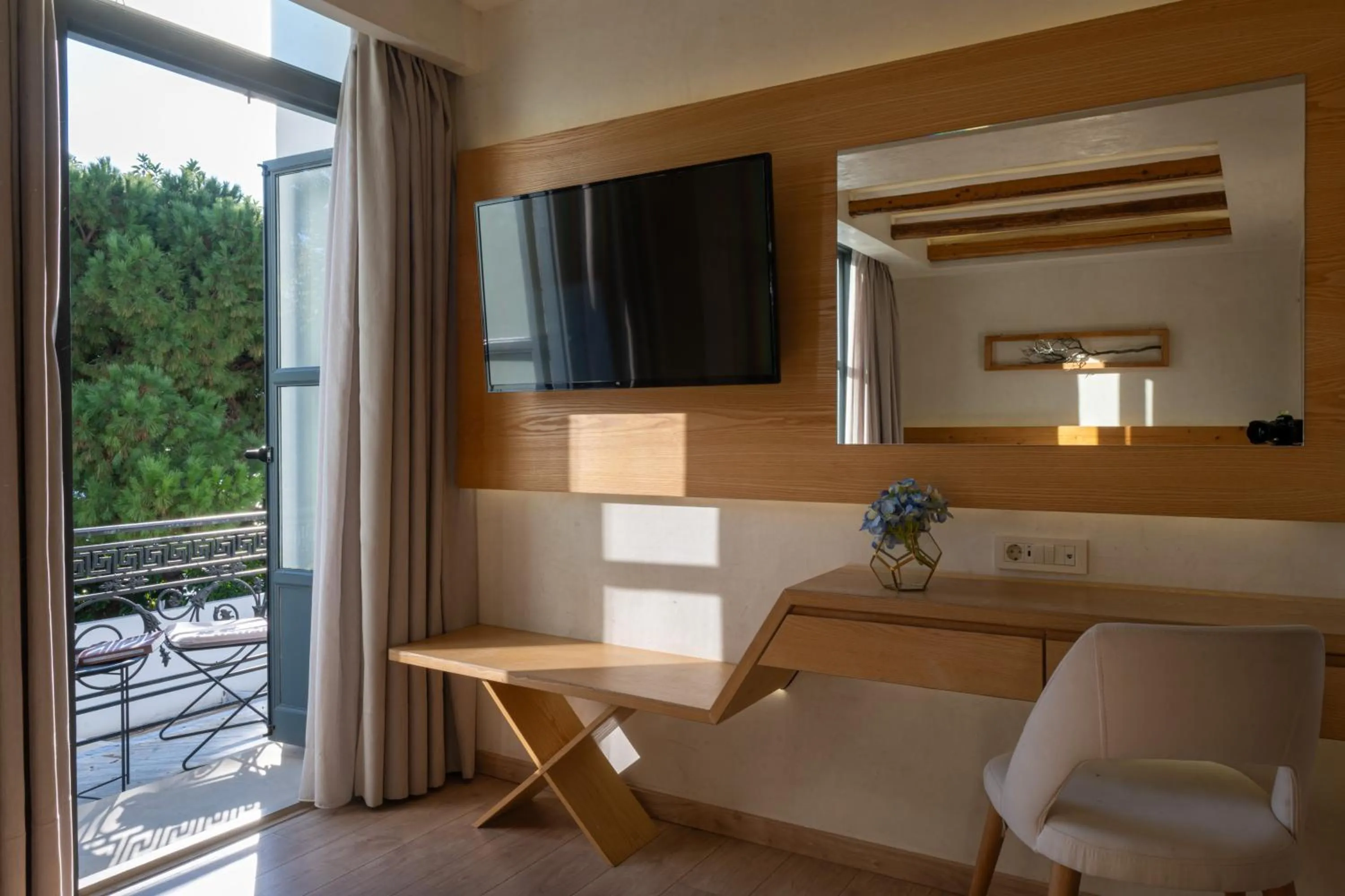 Photo of the whole room in Panellinion Luxury Rooms