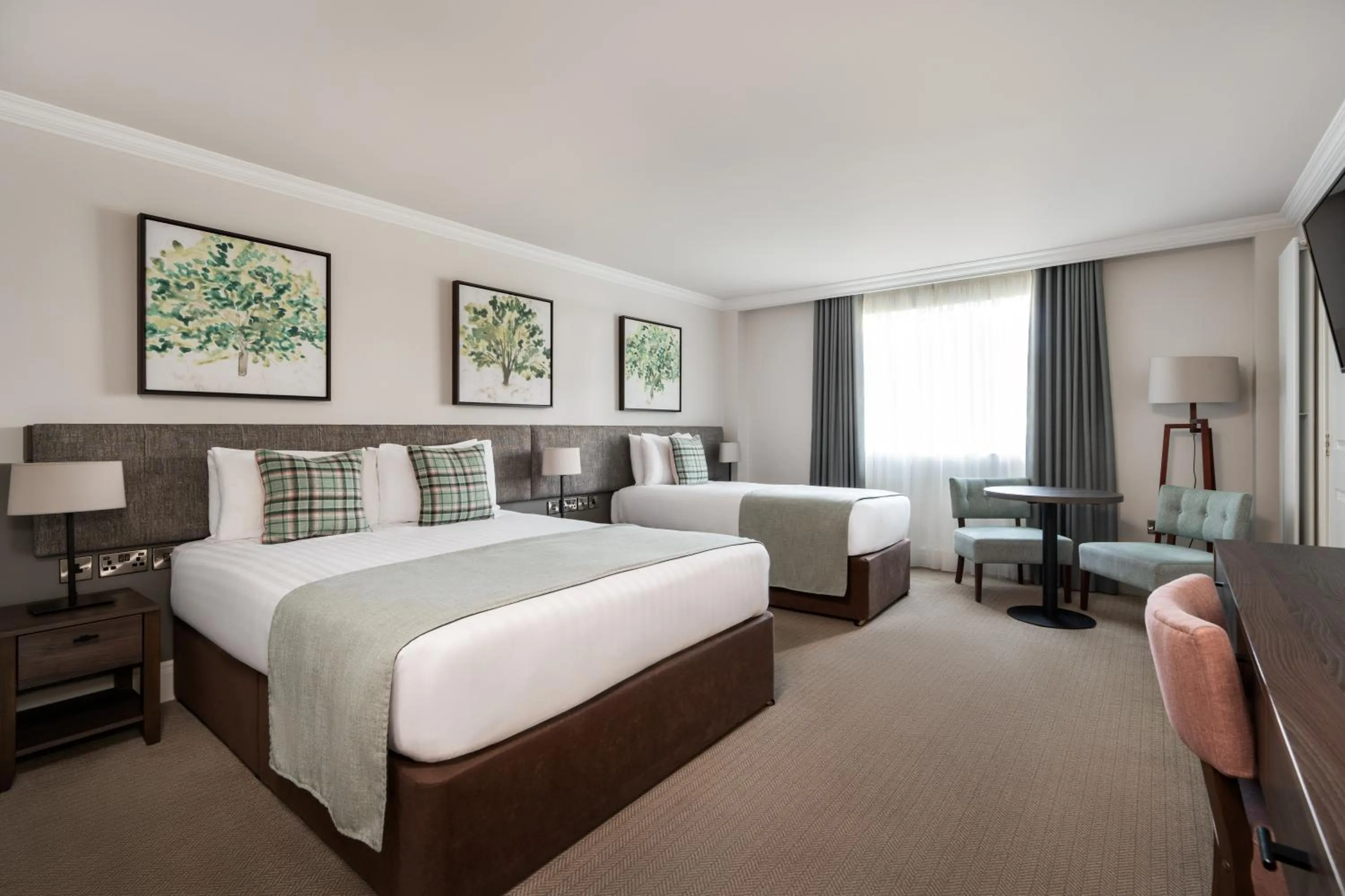 Bed in Ivanhoe Inn and Hotel