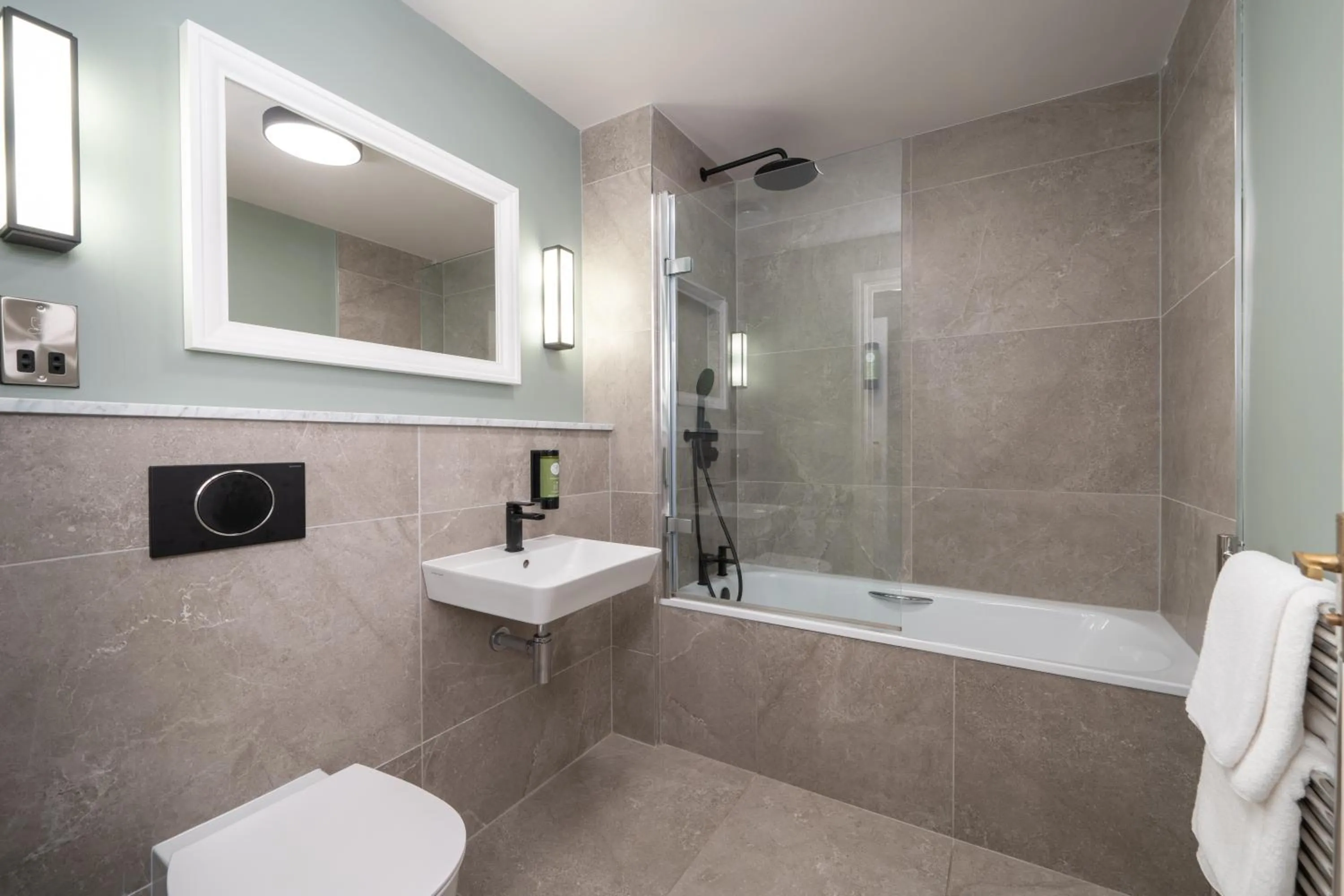 Ivanhoe Inn and Hotel