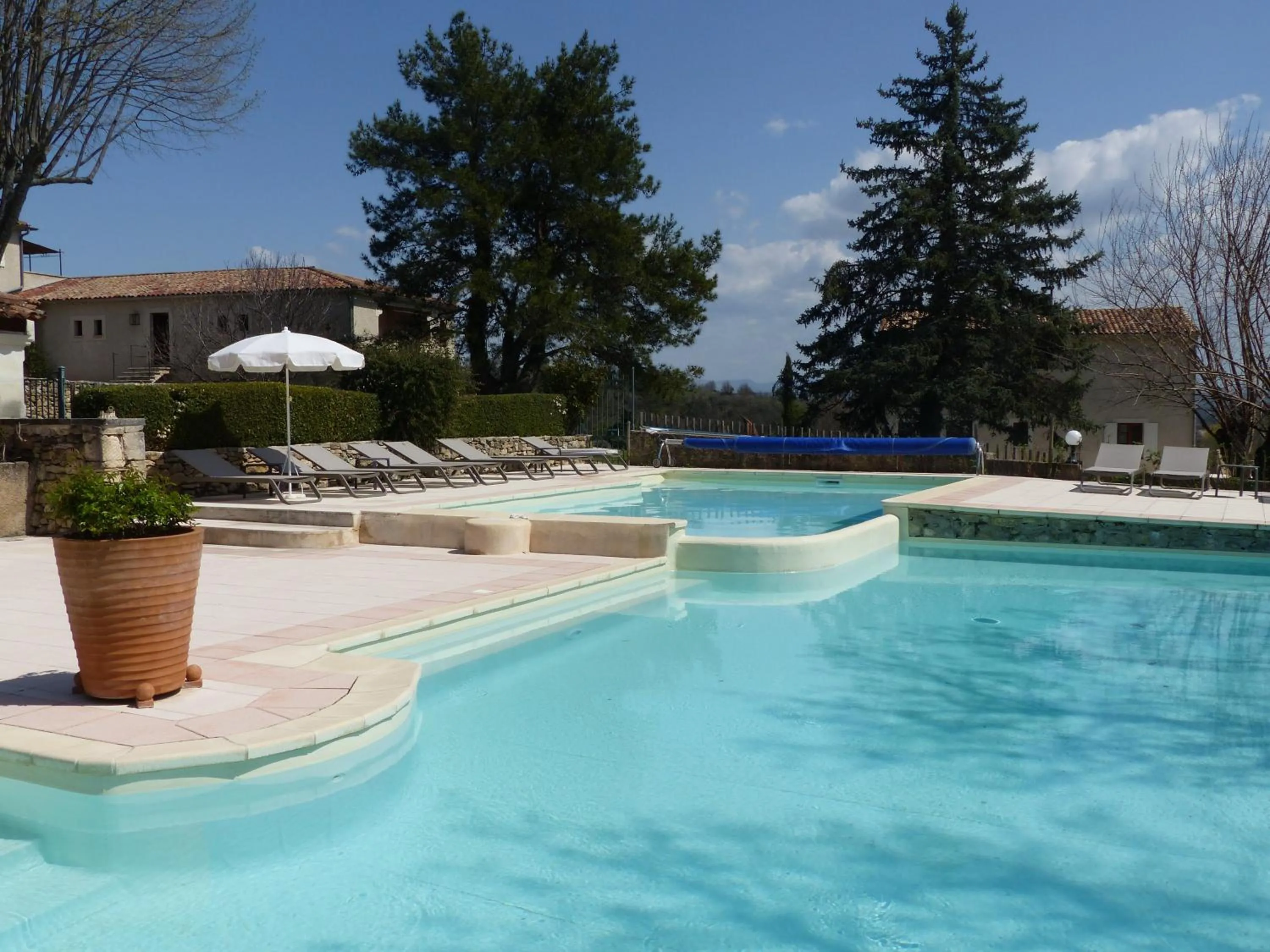 Swimming pool in Charembeau