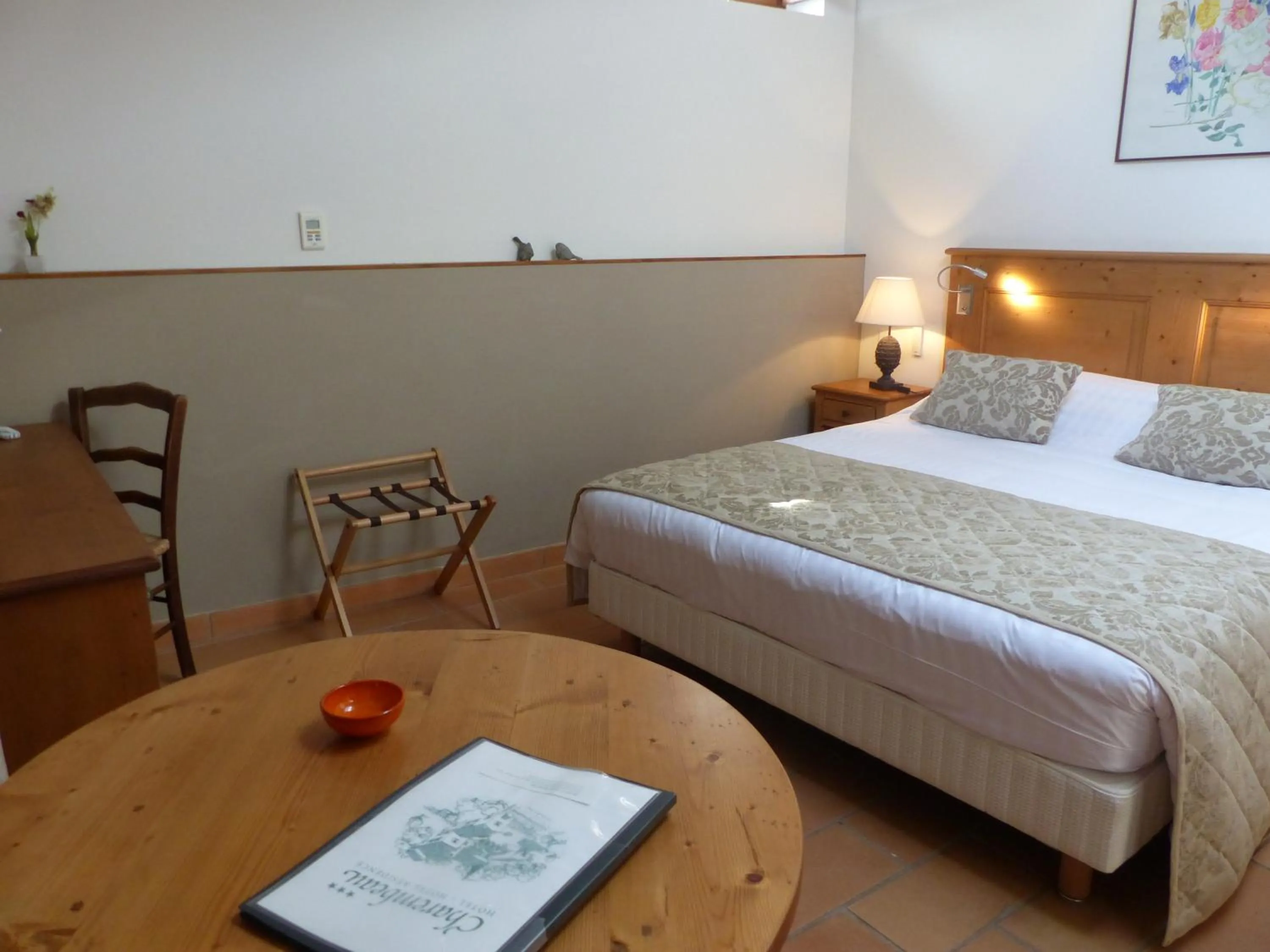 Bedroom, Bed in Charembeau
