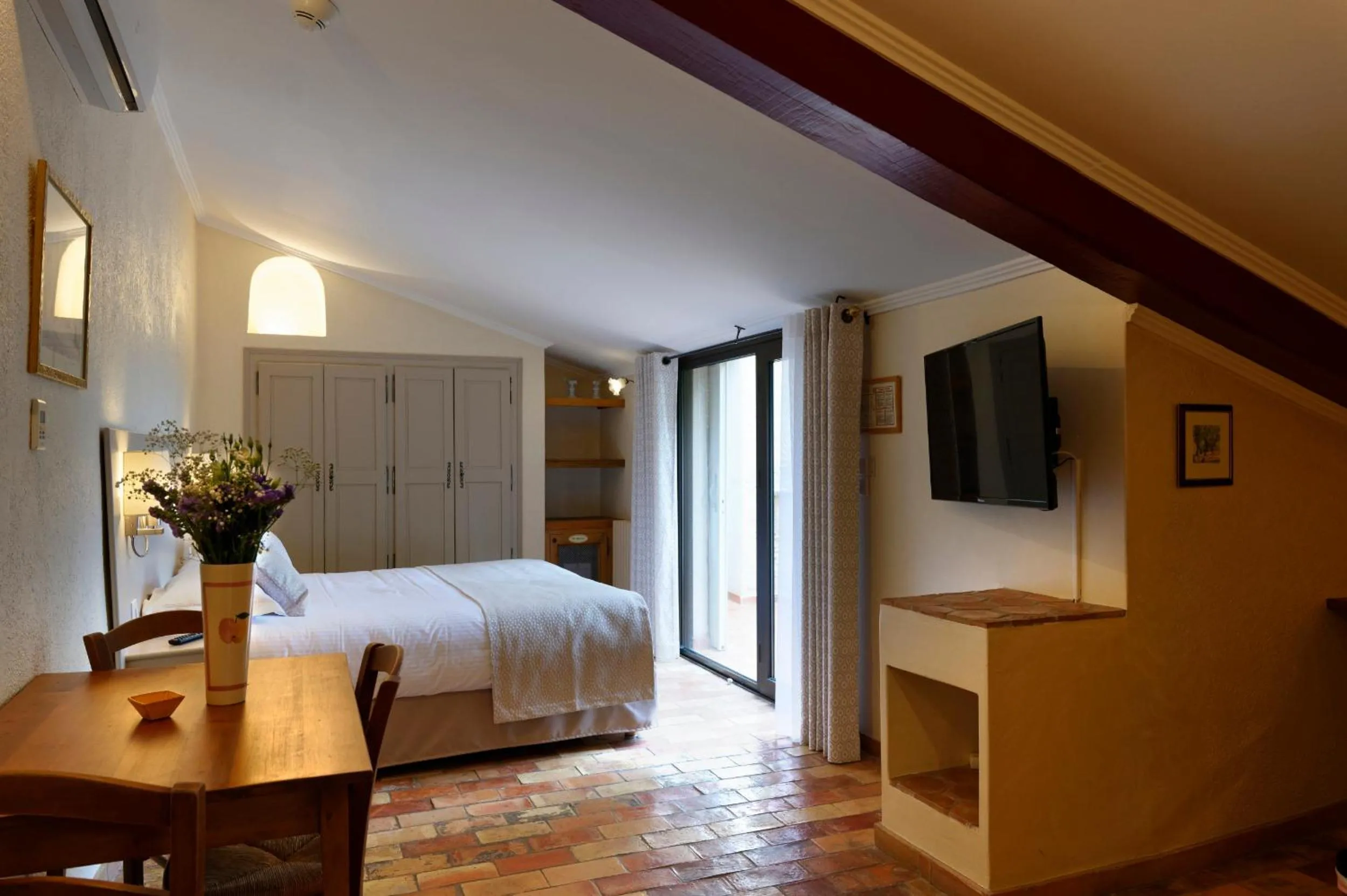 Bed in Charembeau