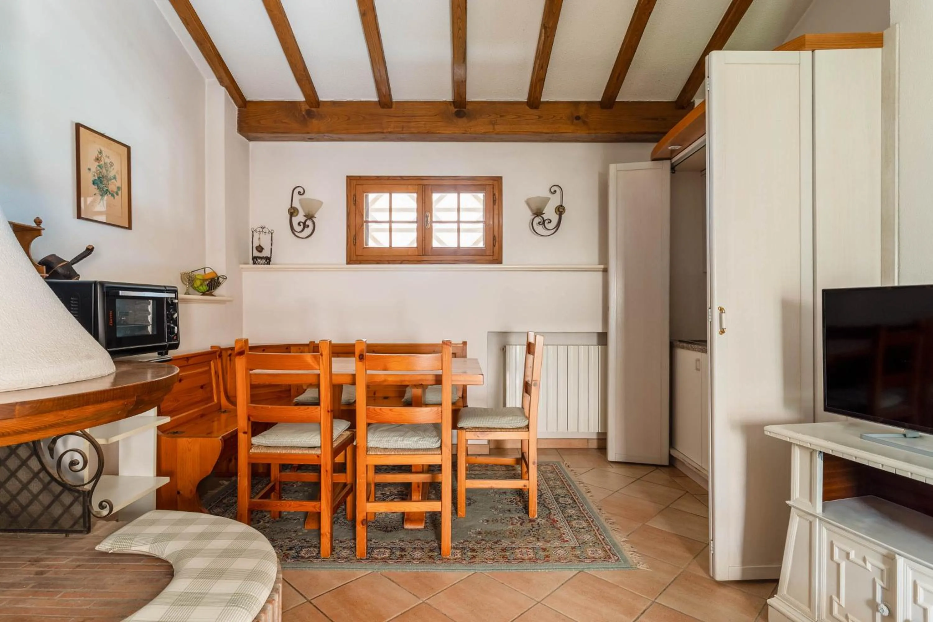 Communal lounge/ TV room in Hotel Sonia