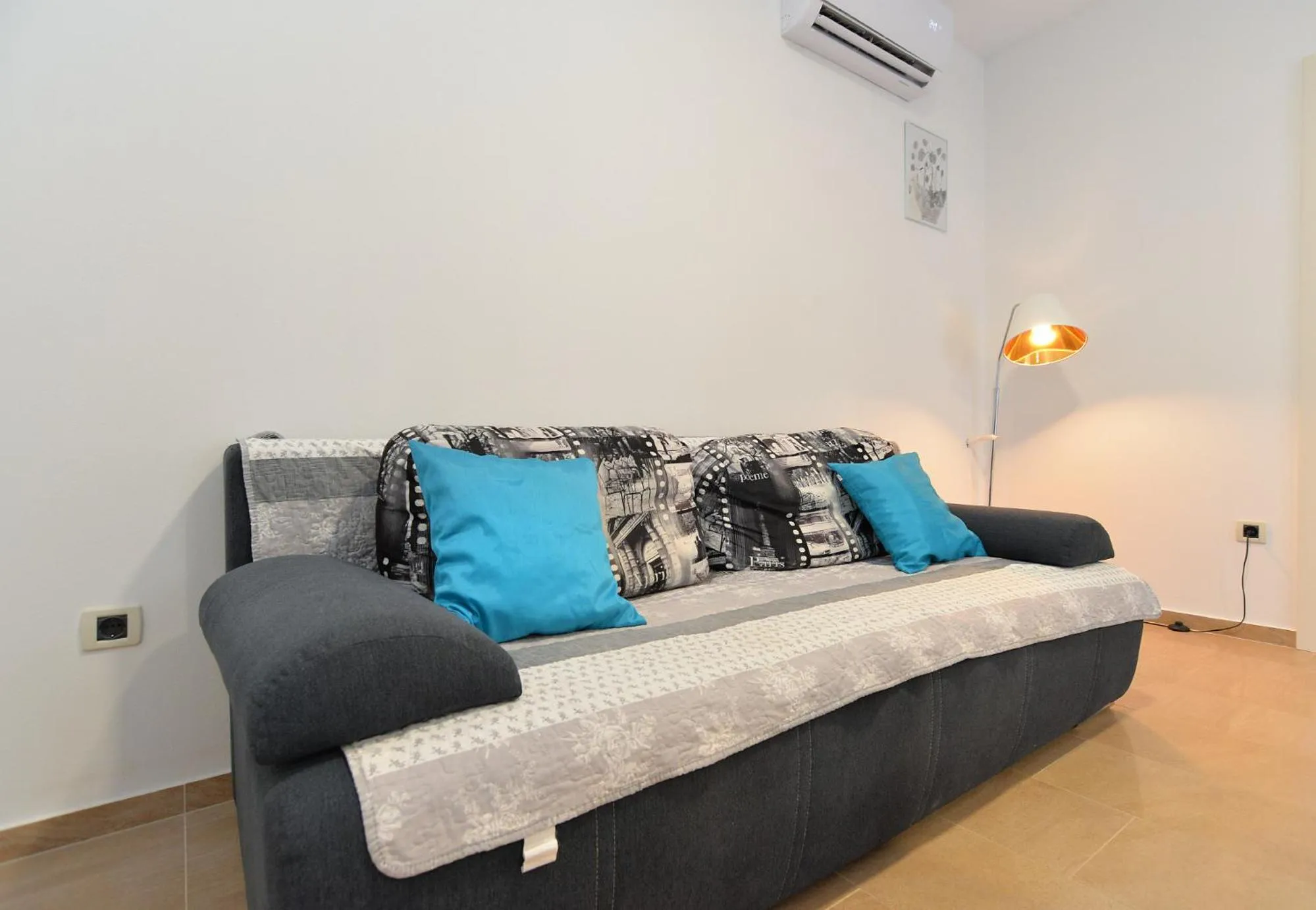 Bed in Apartments Elizabeta 1701