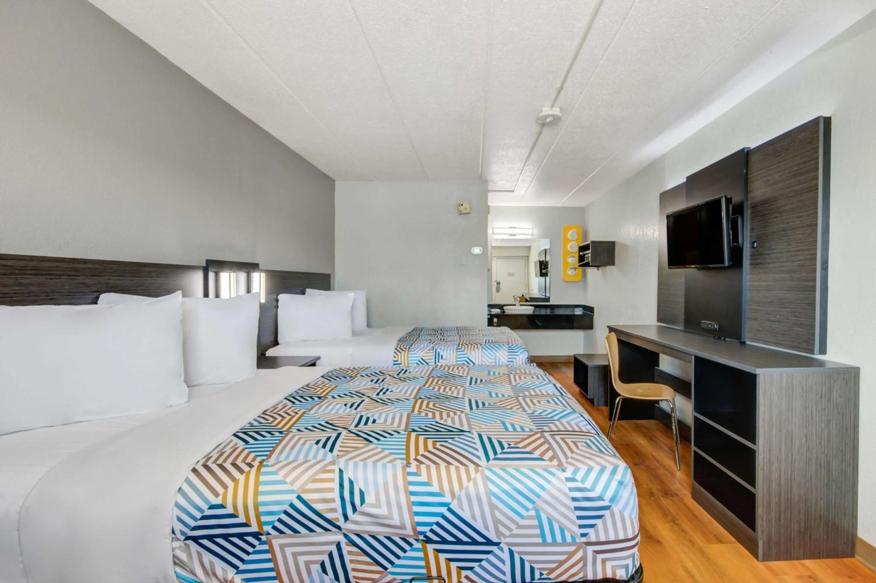 Bedroom, Bed in Motel 6-York, PA