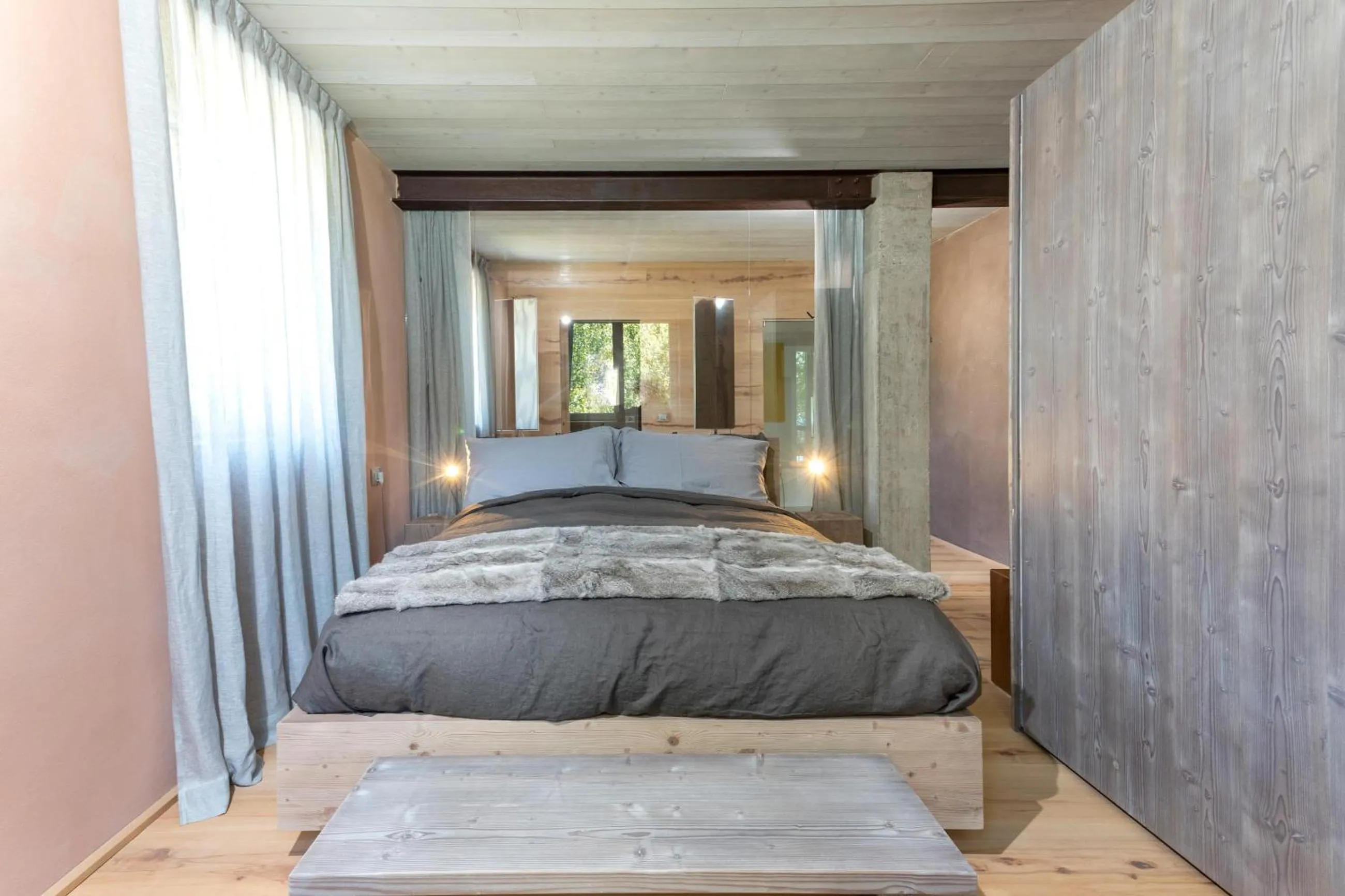 Bed in Tulipa Natural Home