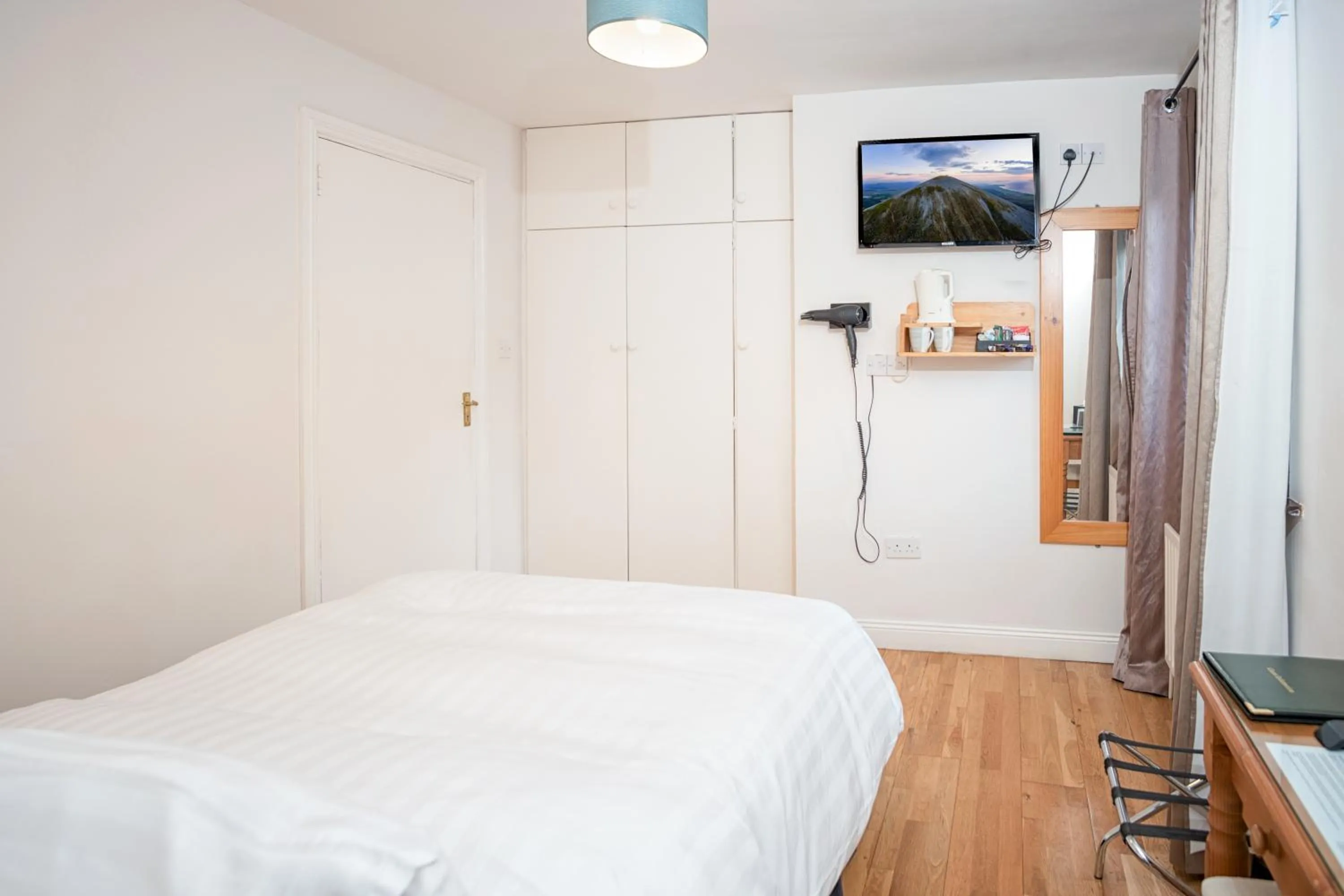 Bed in Woodside Lodge accomodation