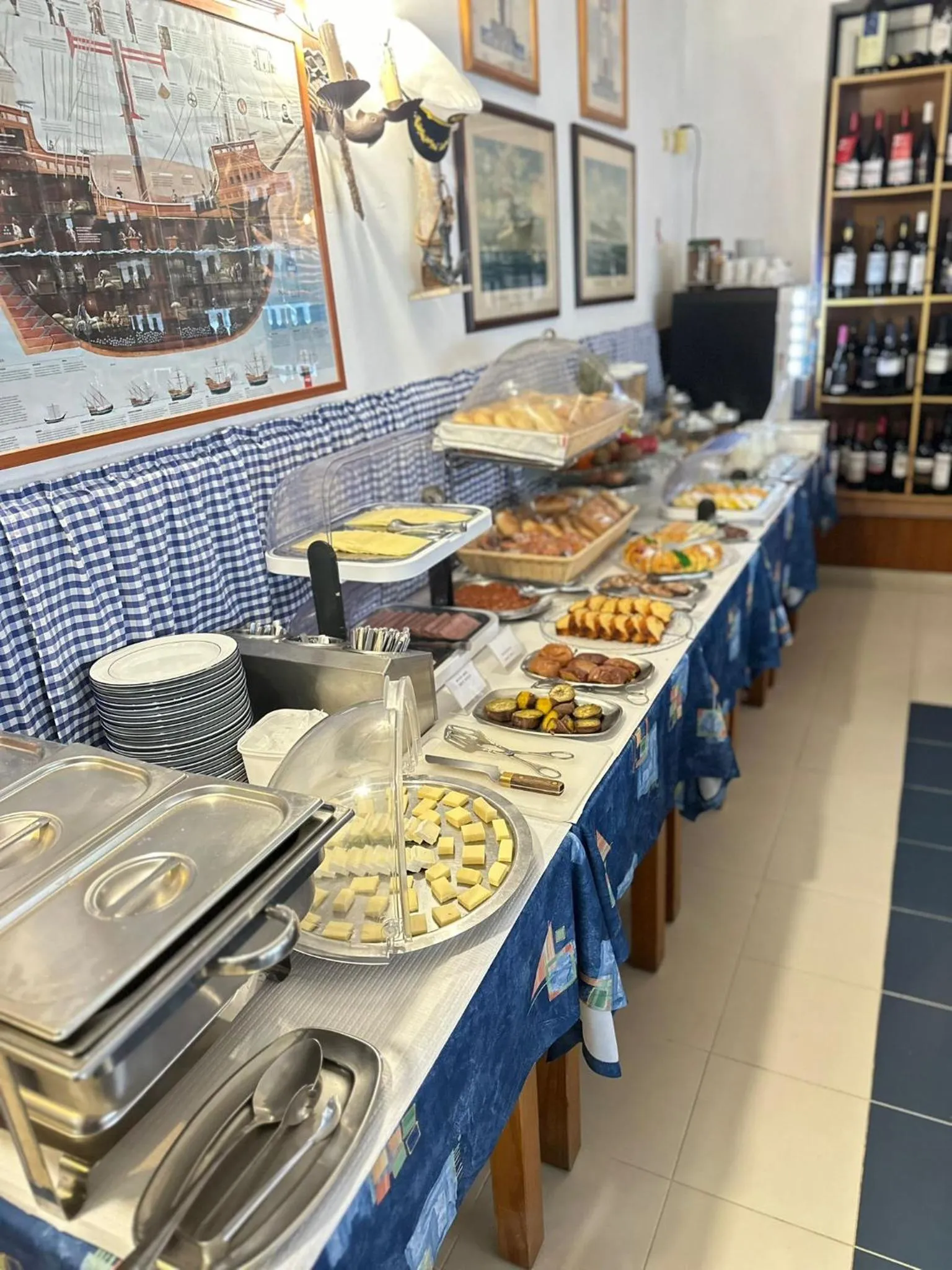 Continental breakfast in Hotel Atlântica