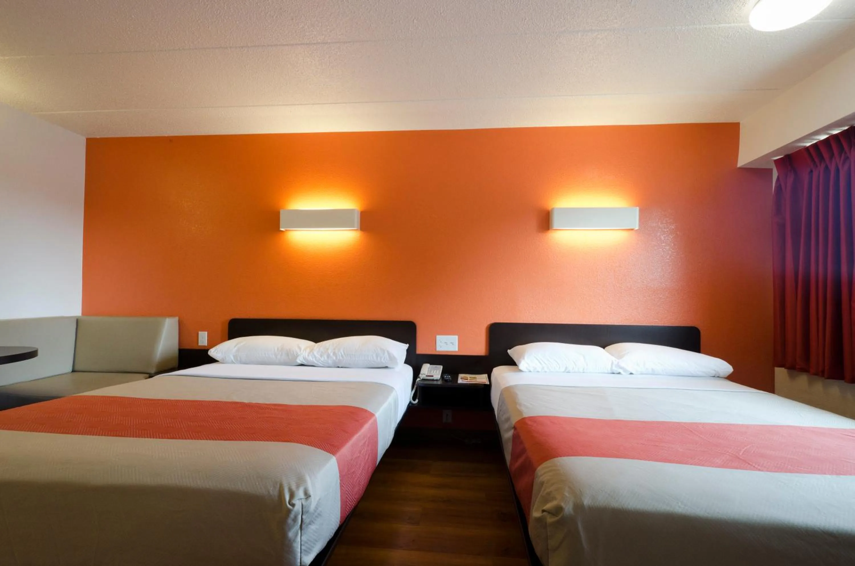 Bed in Motel 6-Gaithersburg, DC - Washington