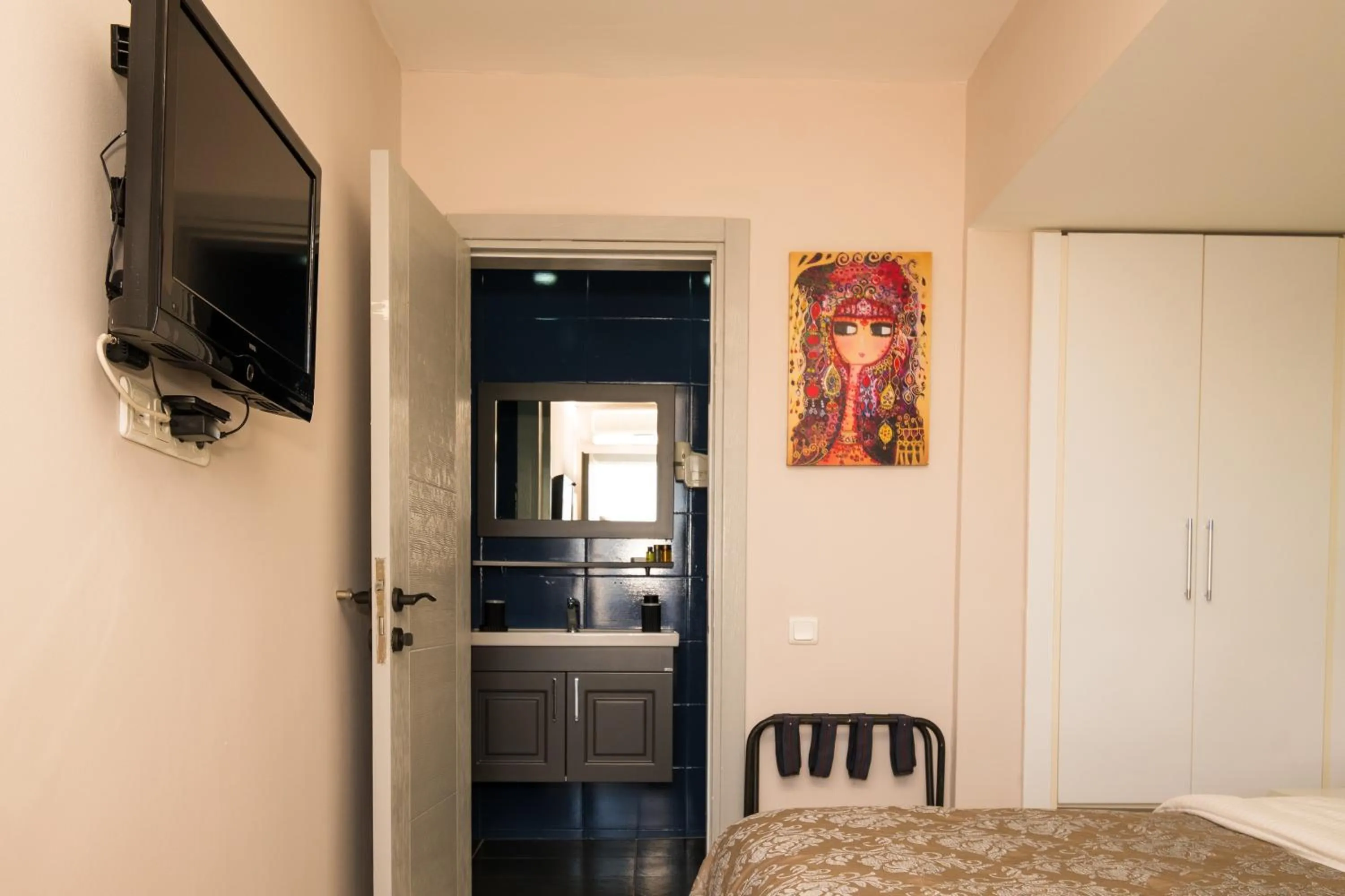 Massage, TV/Entertainment Center in 7 Art Feslegen Hotel By Egeos