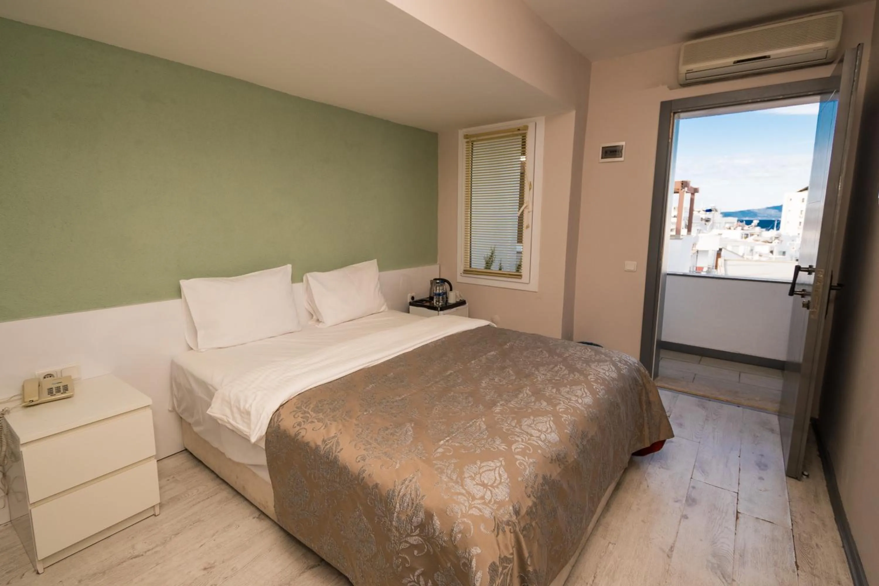 Photo of the whole room in 7 Art Feslegen Hotel By Egeos