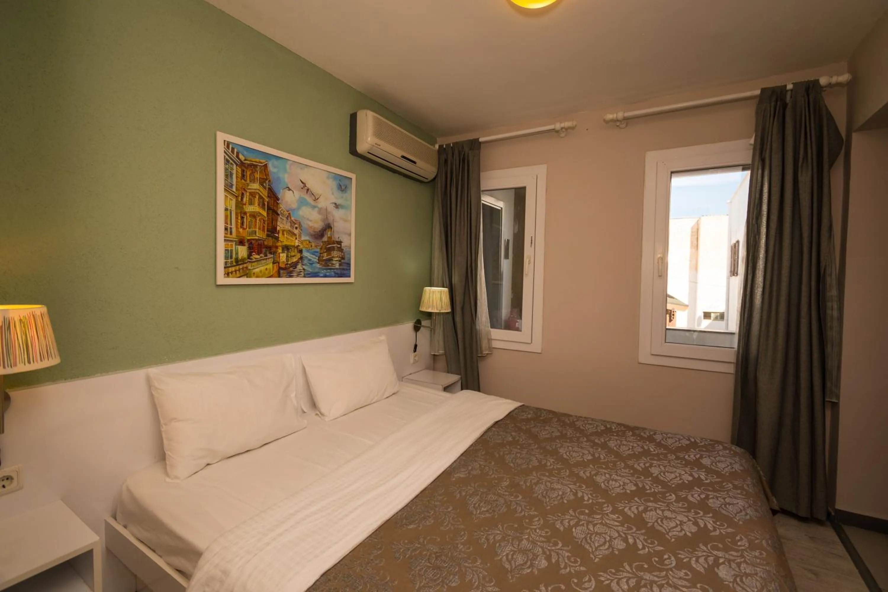 Photo of the whole room in 7 Art Feslegen Hotel By Egeos