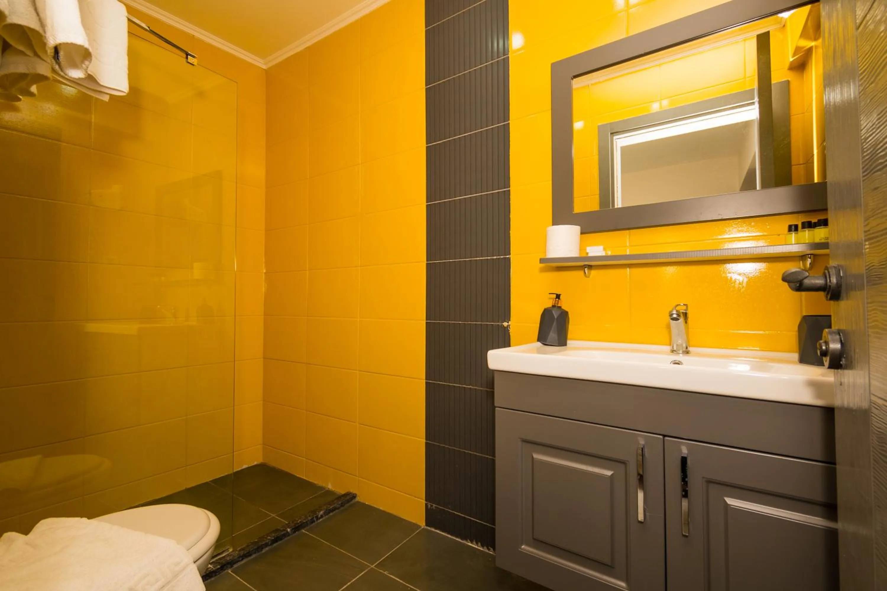 Shower, Bathroom in 7 Art Feslegen Hotel By Egeos