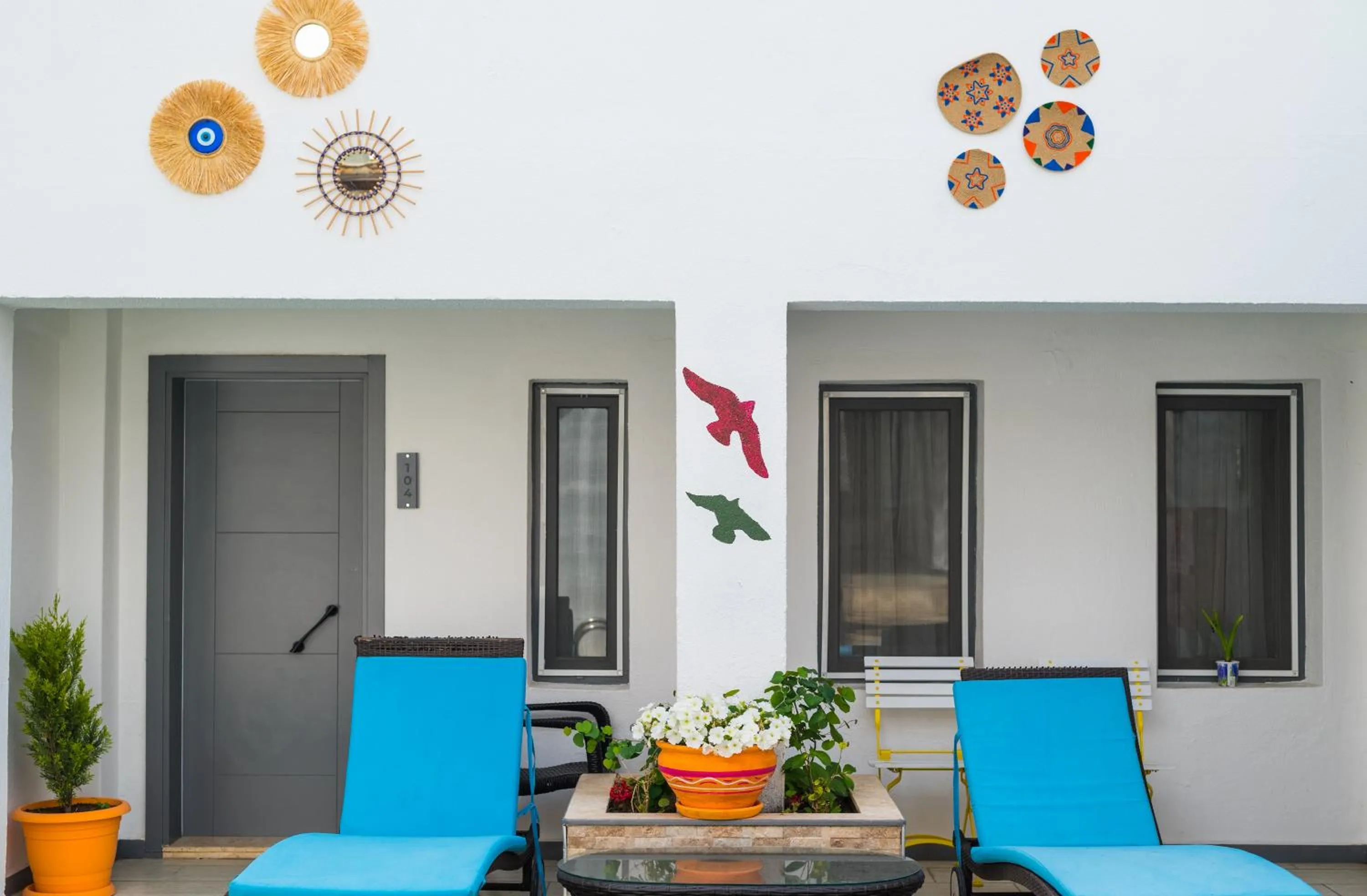 sunbed in 7 Art Feslegen Hotel By Egeos