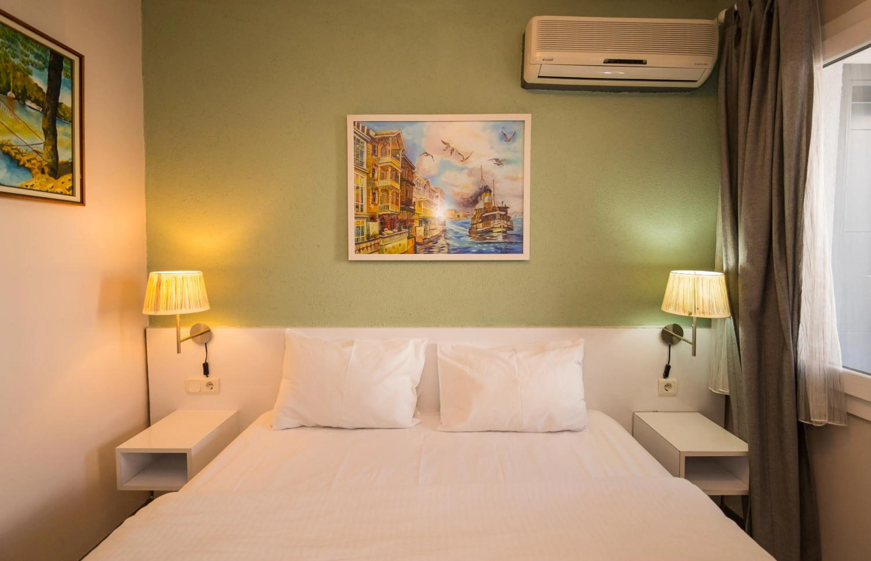 Massage in 7 Art Feslegen Hotel By Egeos