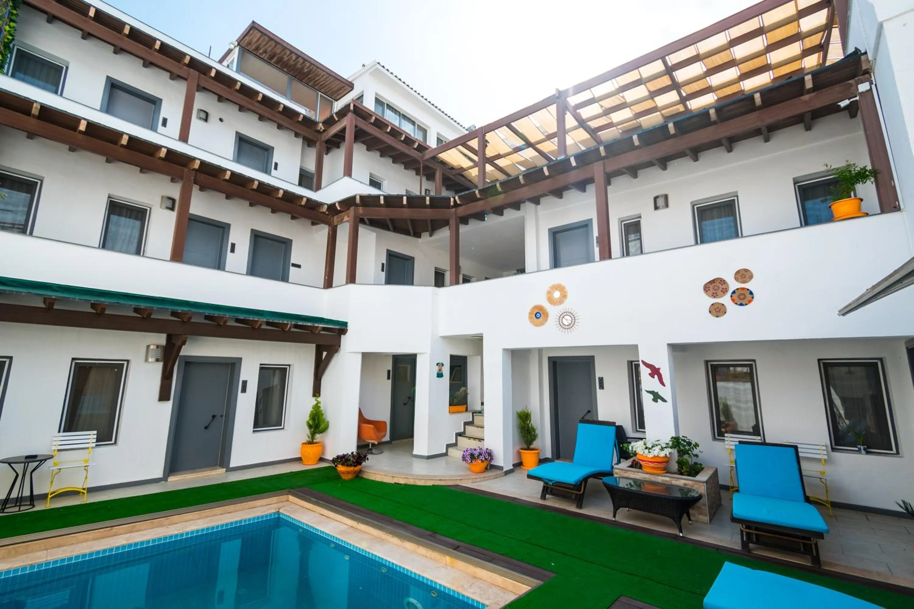 Inner courtyard view, Swimming Pool in 7 Art Feslegen Hotel By Egeos