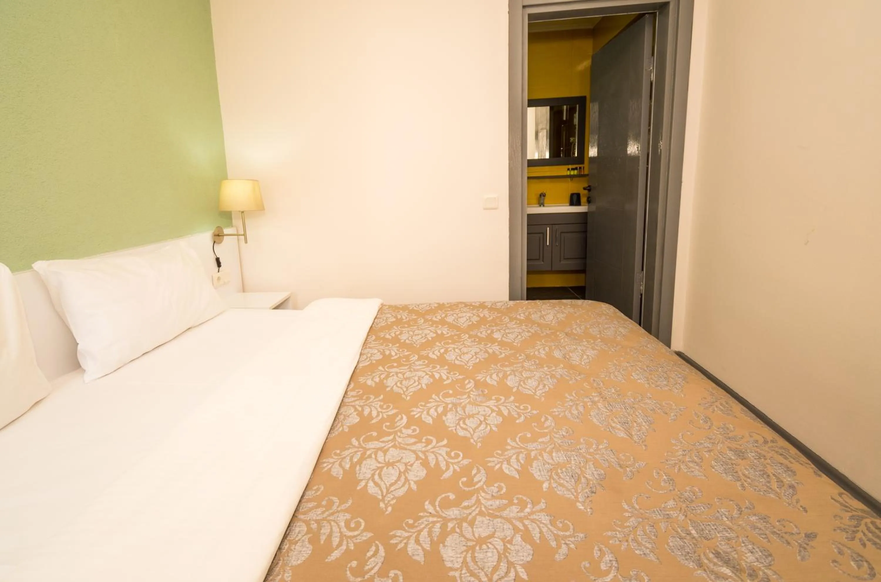 Massage in 7 Art Feslegen Hotel By Egeos