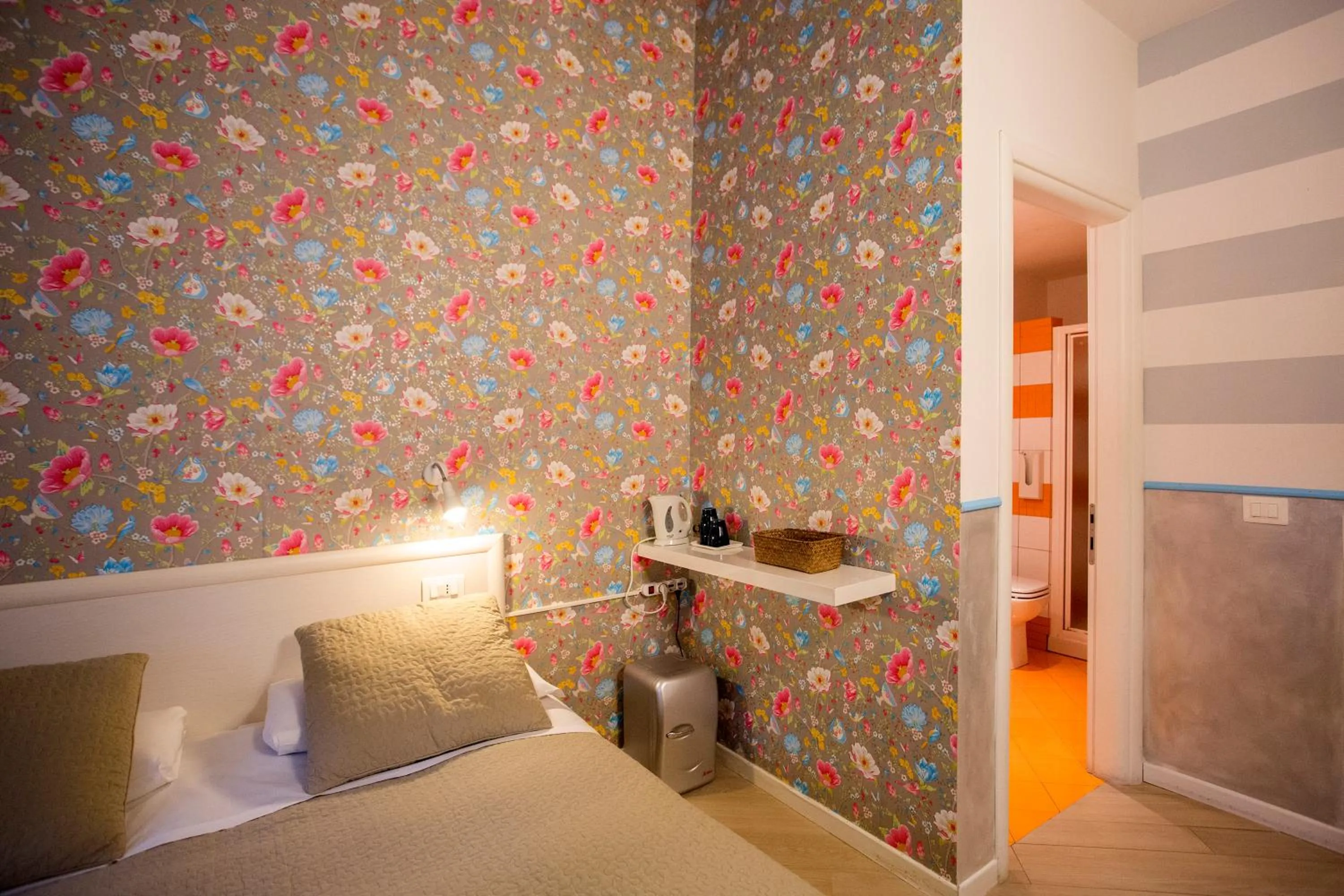 Decorative detail, Bed in Hotel Bencidormi