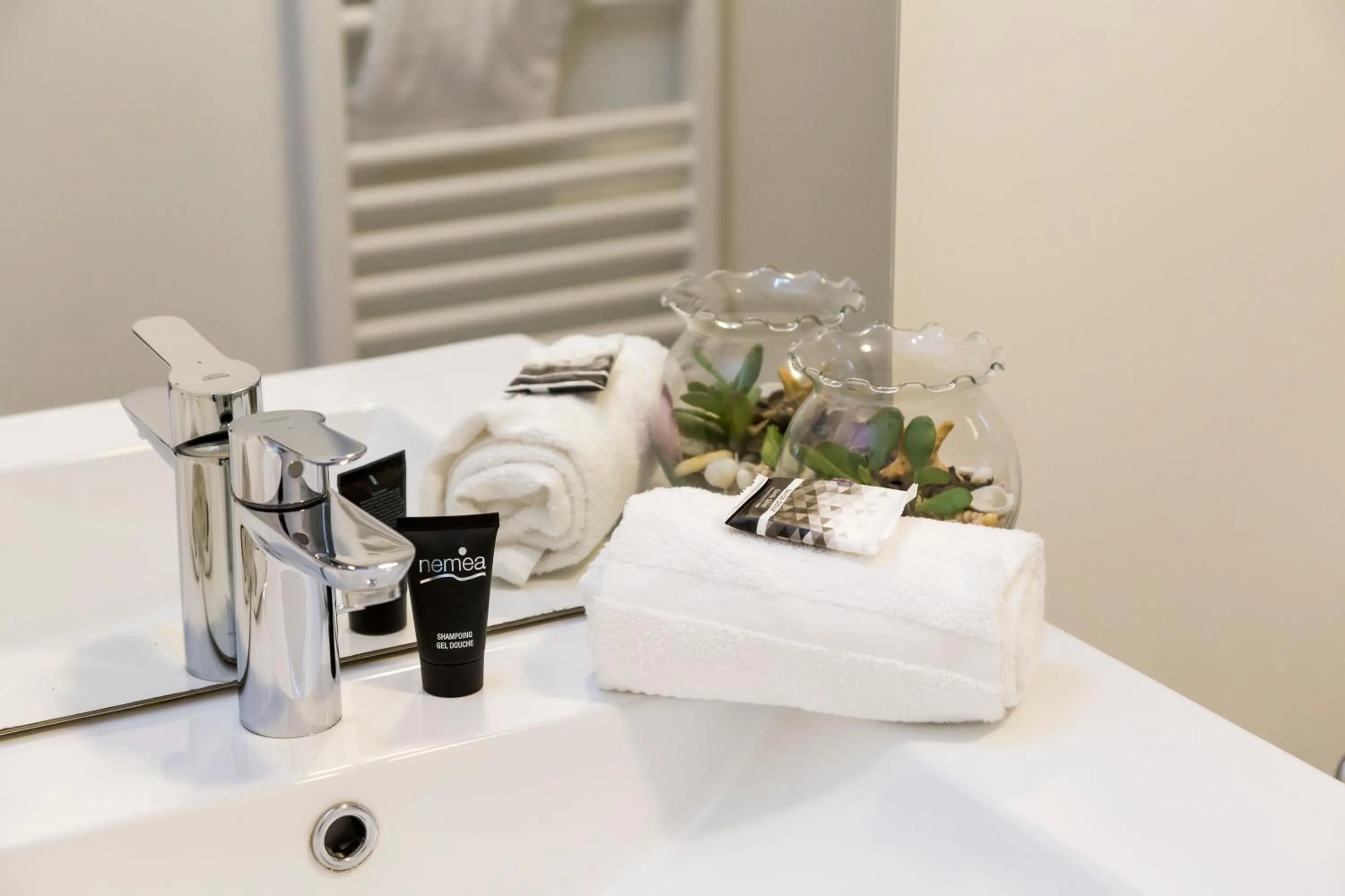 Bathroom in Nemea Appart Hotel Elypseo Strasbourg Port