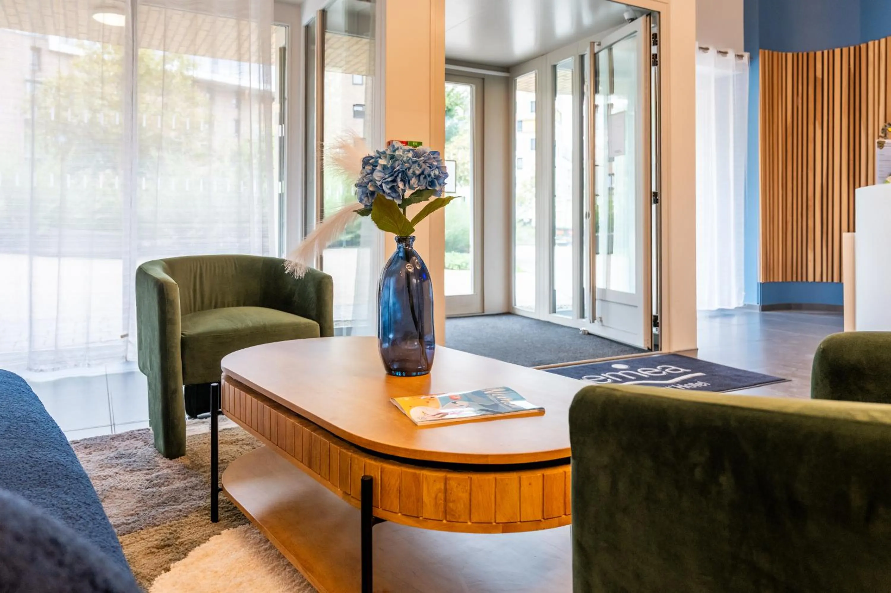 Lobby or reception in Nemea Appart Hotel Elypseo Strasbourg Port