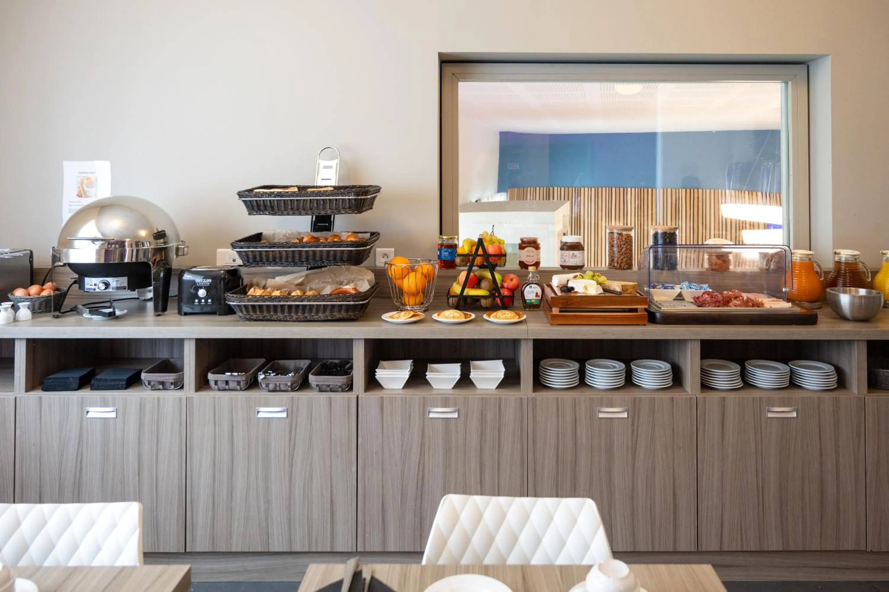 Swimming pool in Nemea Appart Hotel Elypseo Strasbourg Port