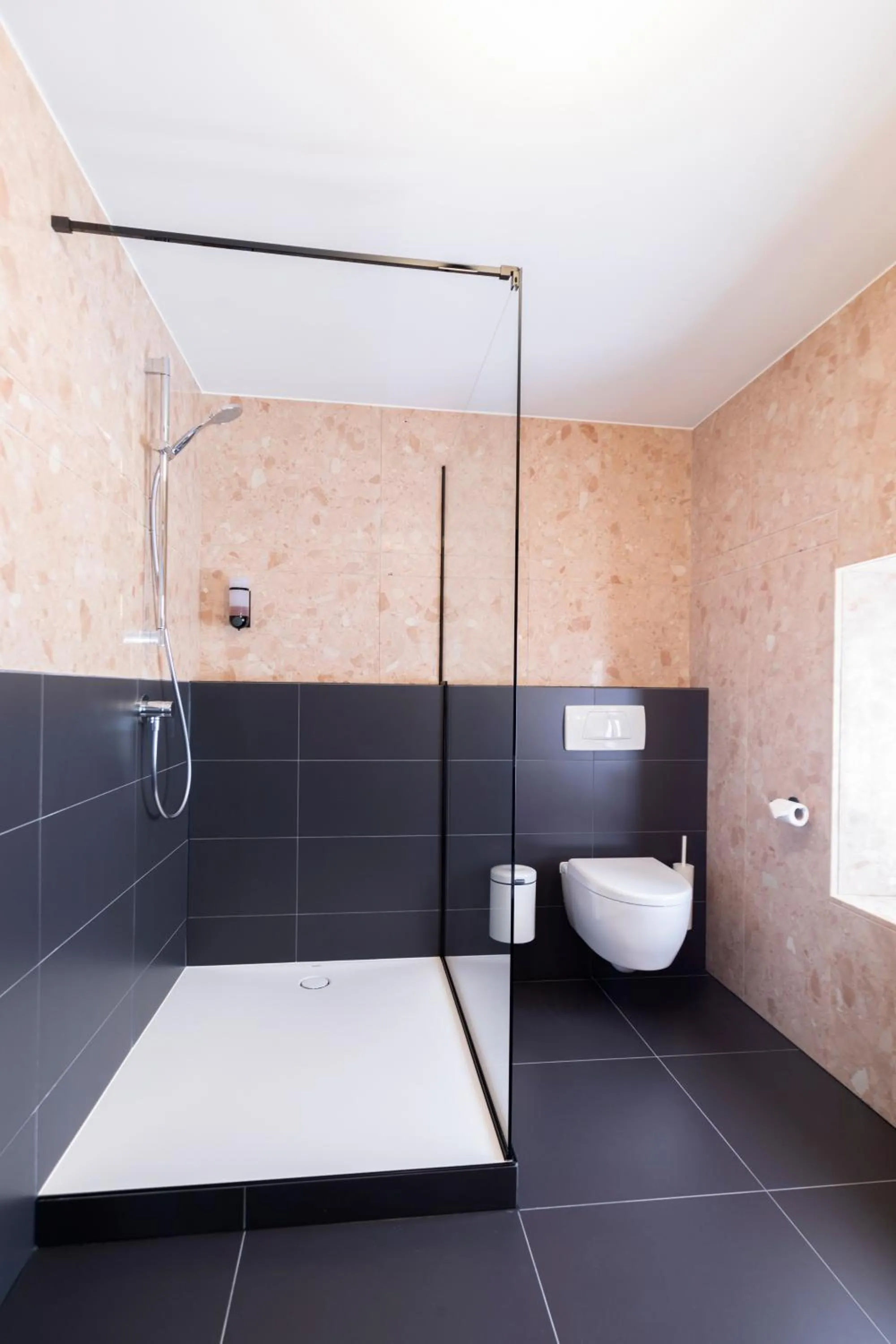 Shower in Hotel-Restaurant Beim Schlass