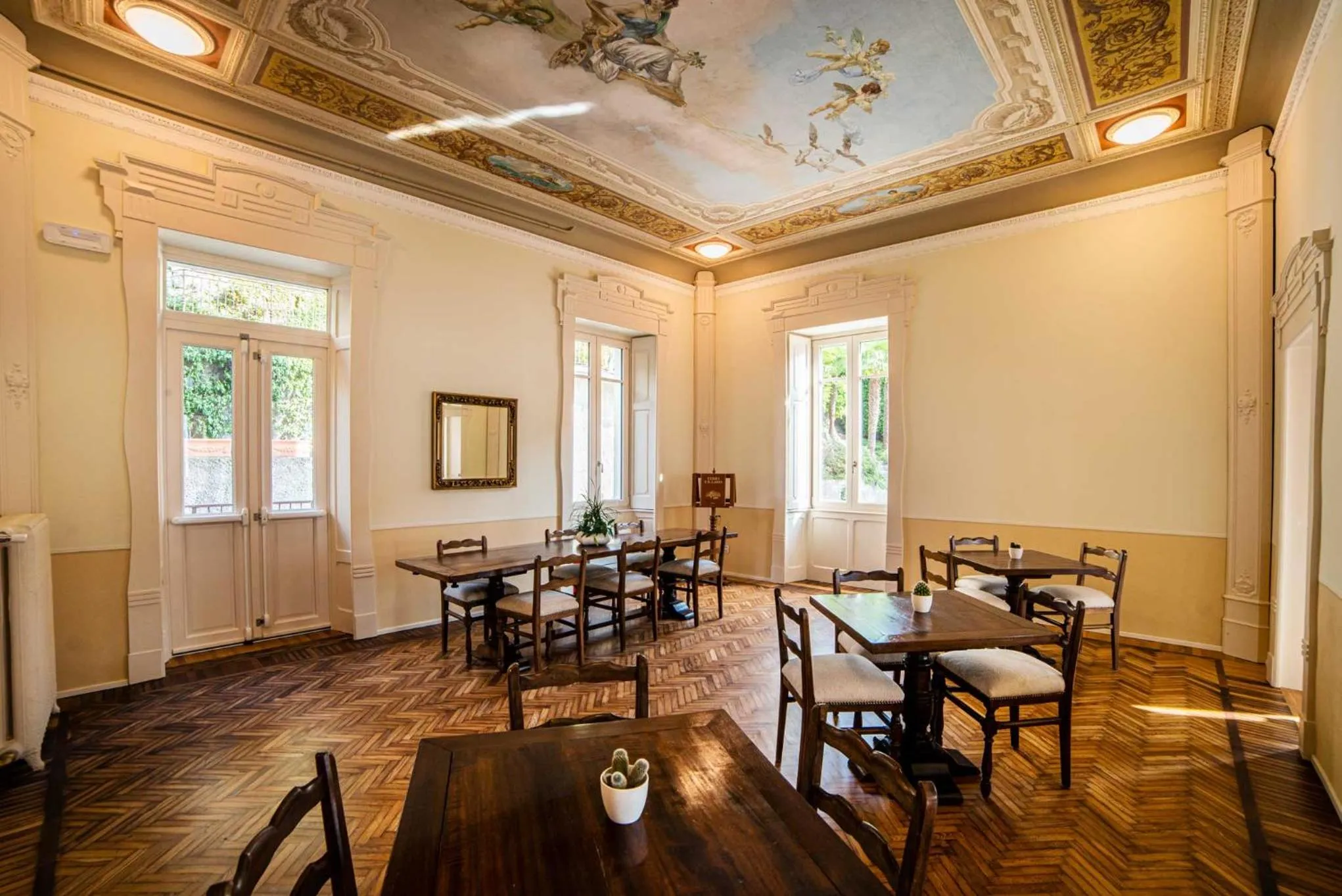 Communal lounge/ TV room in Hotel Villa Marie