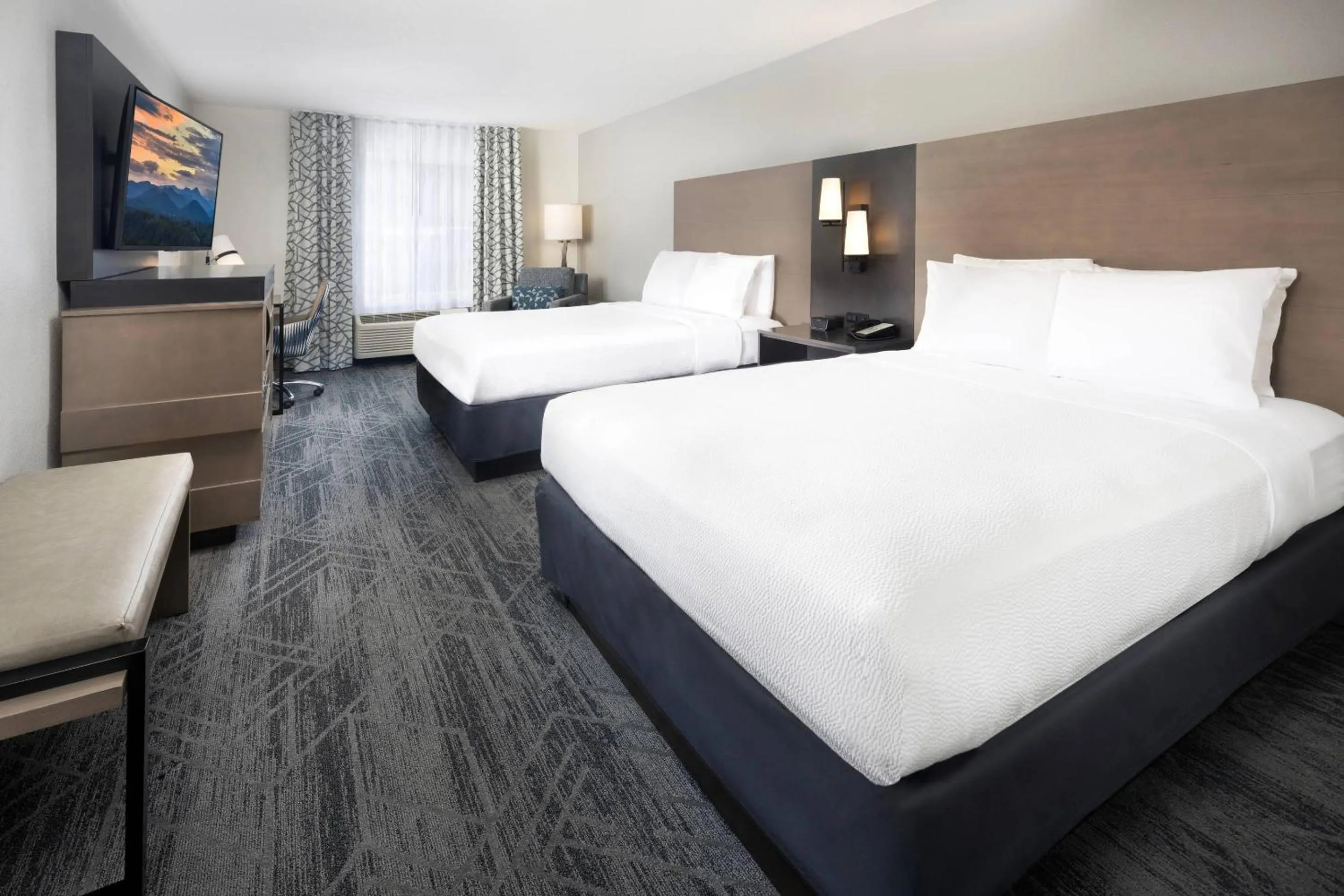 Bedroom, Bed in Country Inn & Suites by Radisson Asheville Downtown Tunnel Road