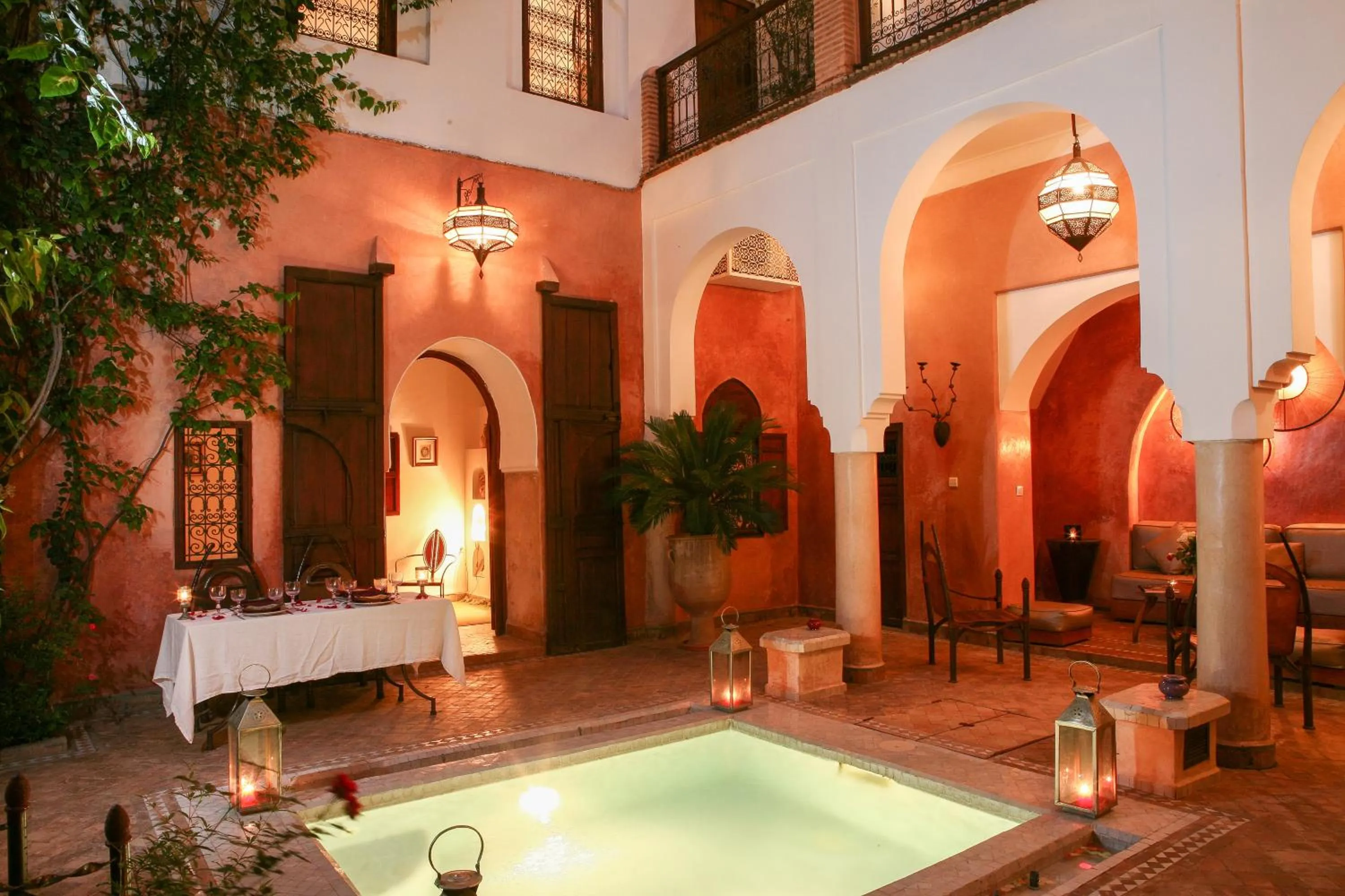 Swimming pool in Dar Warda