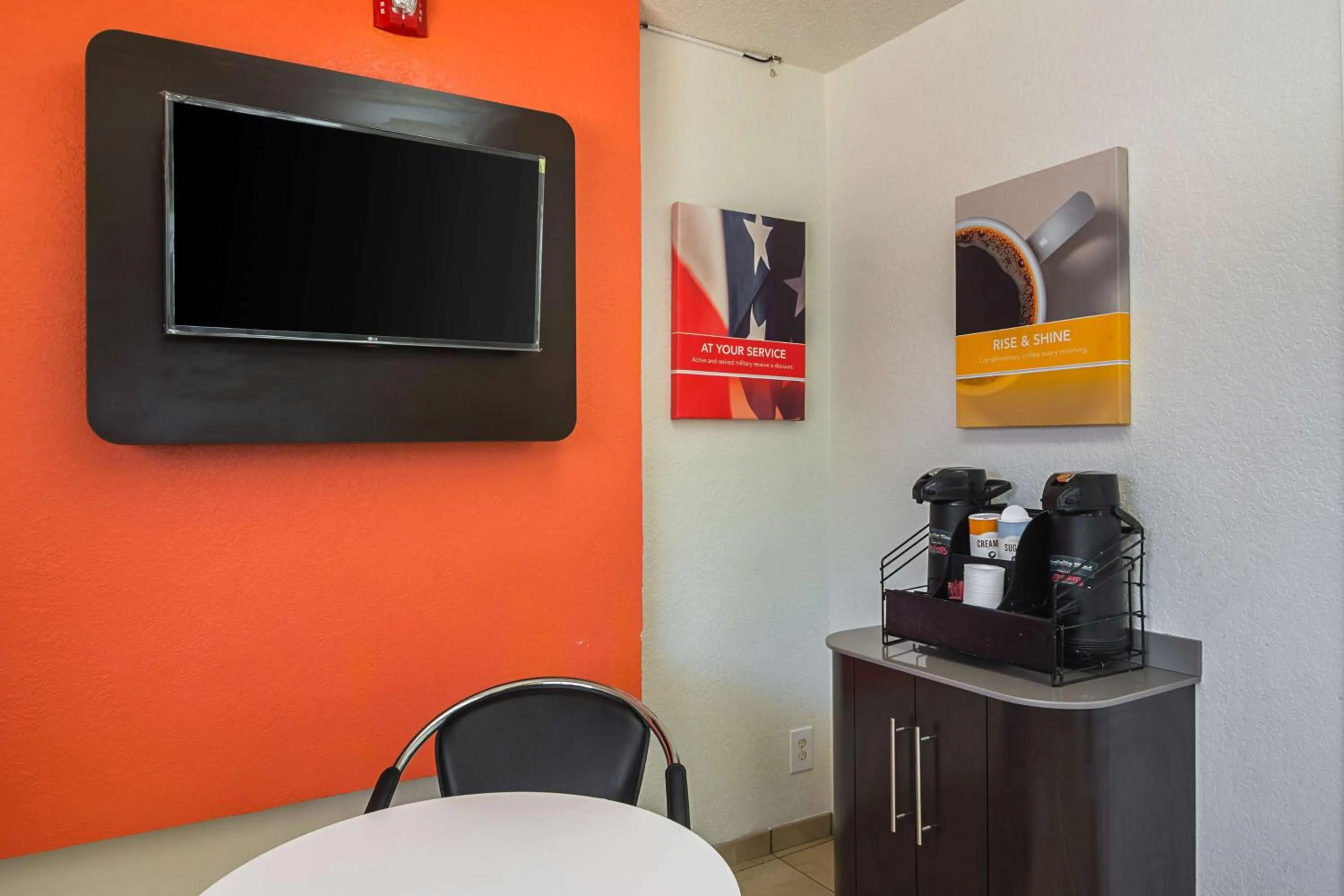 Lobby or reception in Motel 6-Tucker, GA - Atlanta Northeast