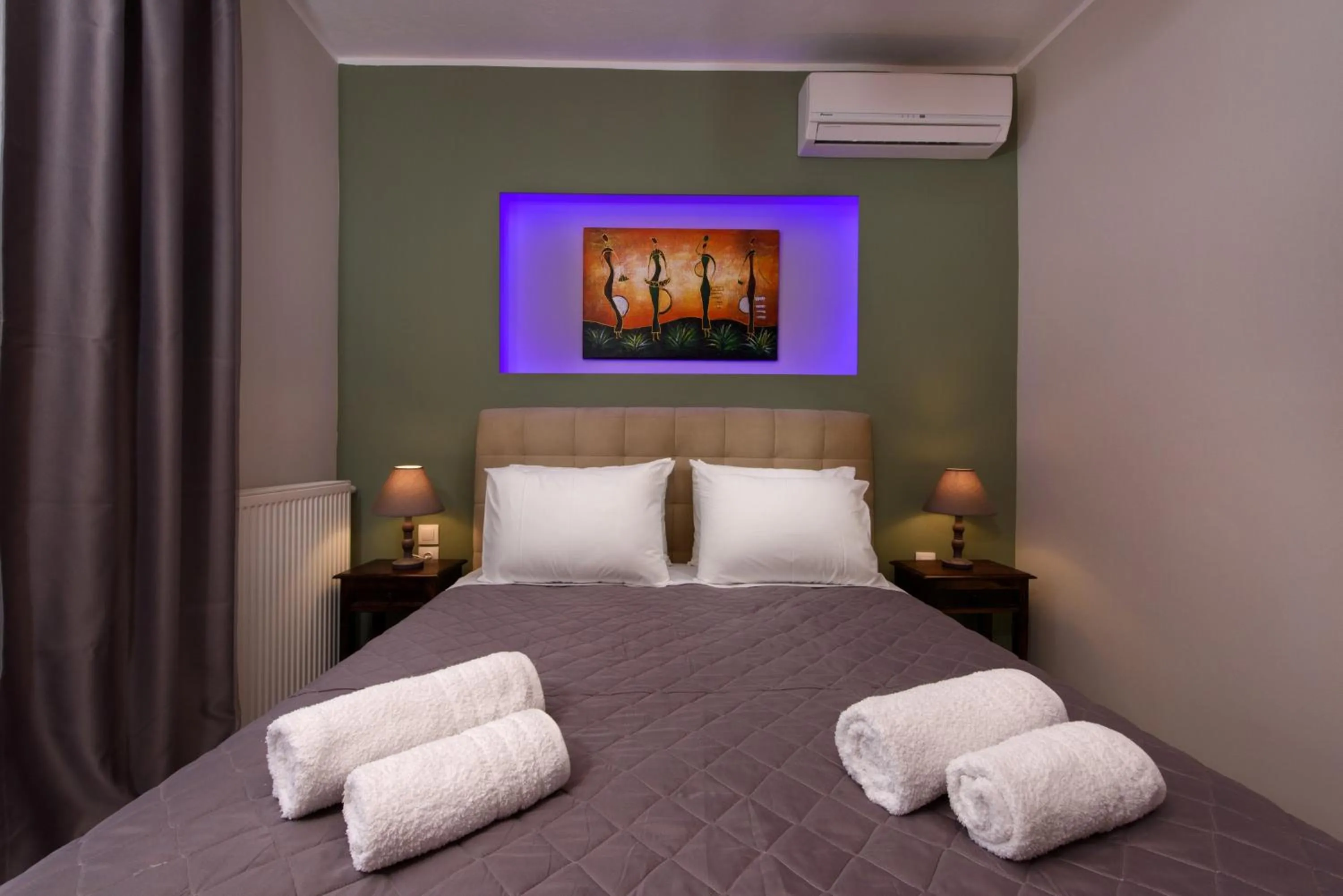 Photo of the whole room, Bed in Angelo Del'Arte Estate