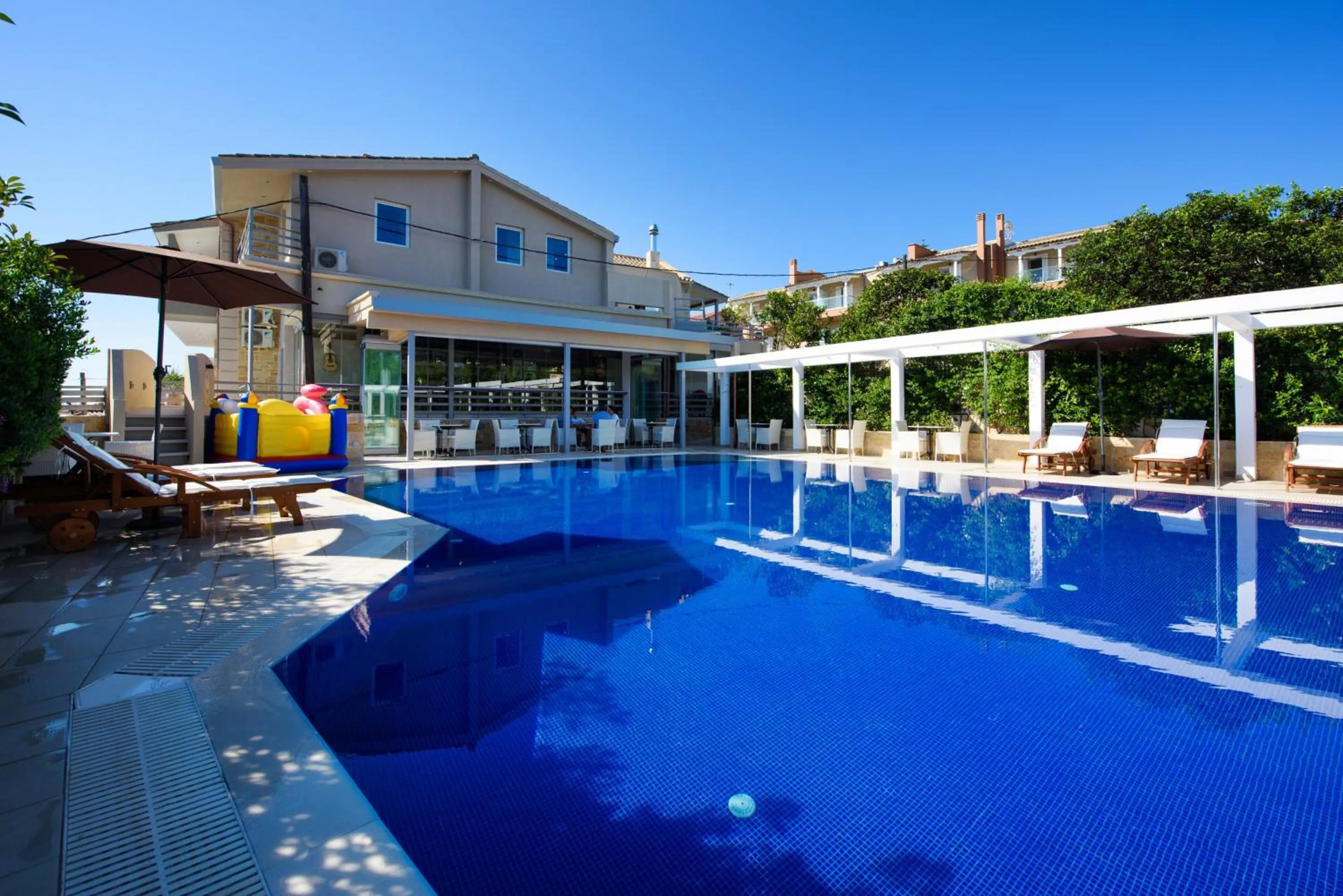 Property building in Angelo Del'Arte Estate