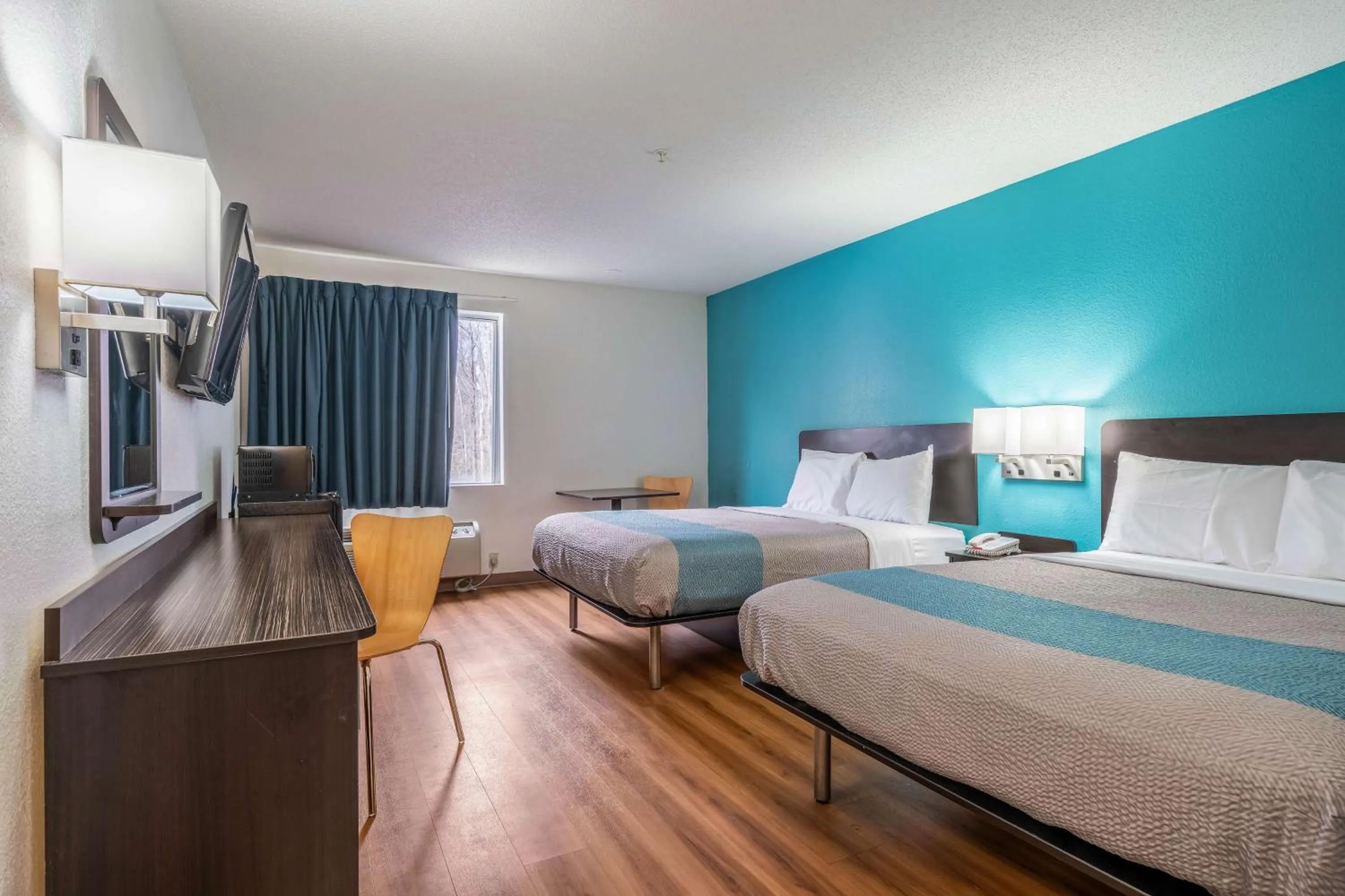 TV and multimedia, Bed in Motel 6-Rocky Mount, NC