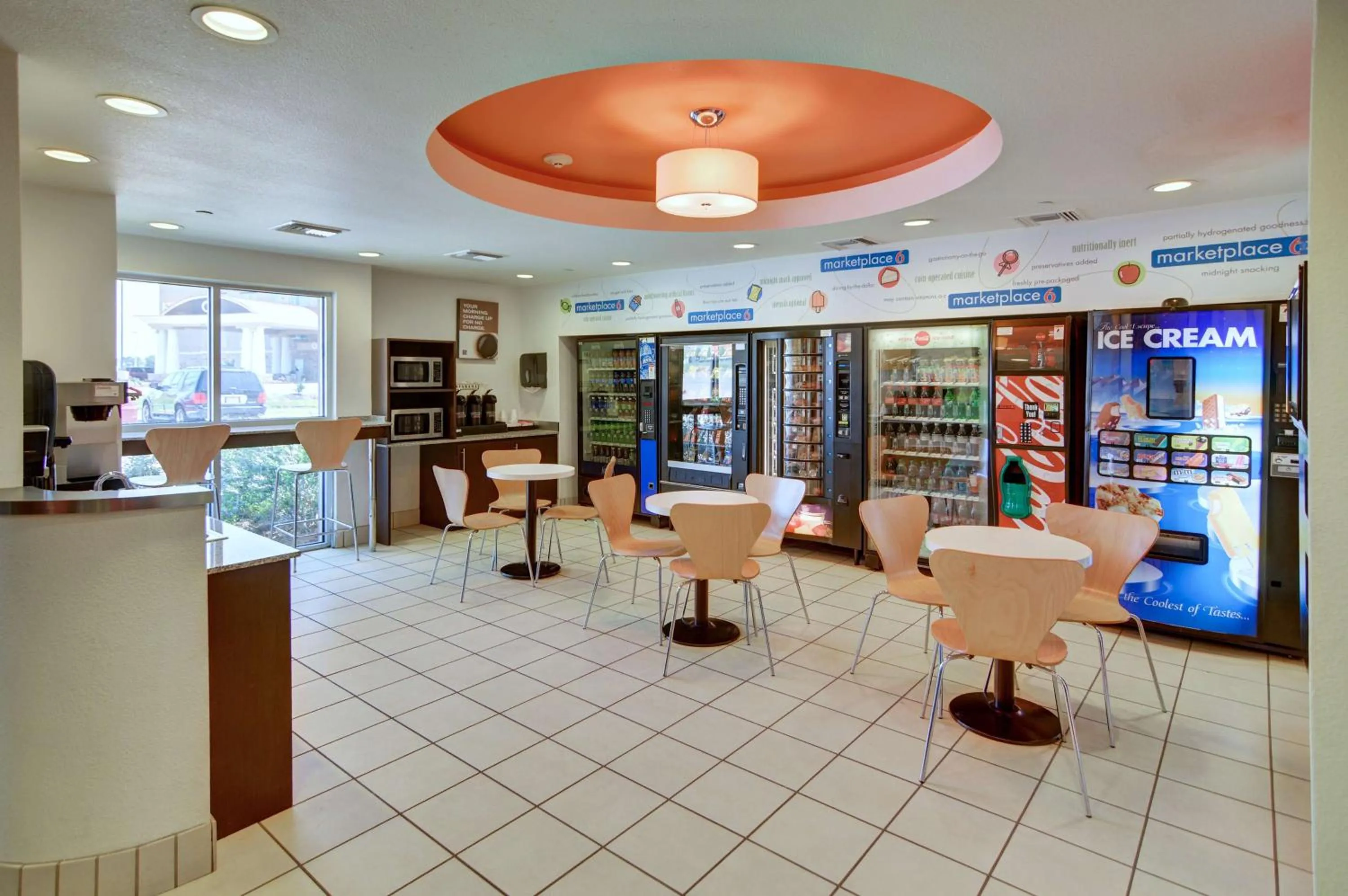 Coffee/tea facilities in Motel 6-Roanoke, TX - Northlake - Speedway