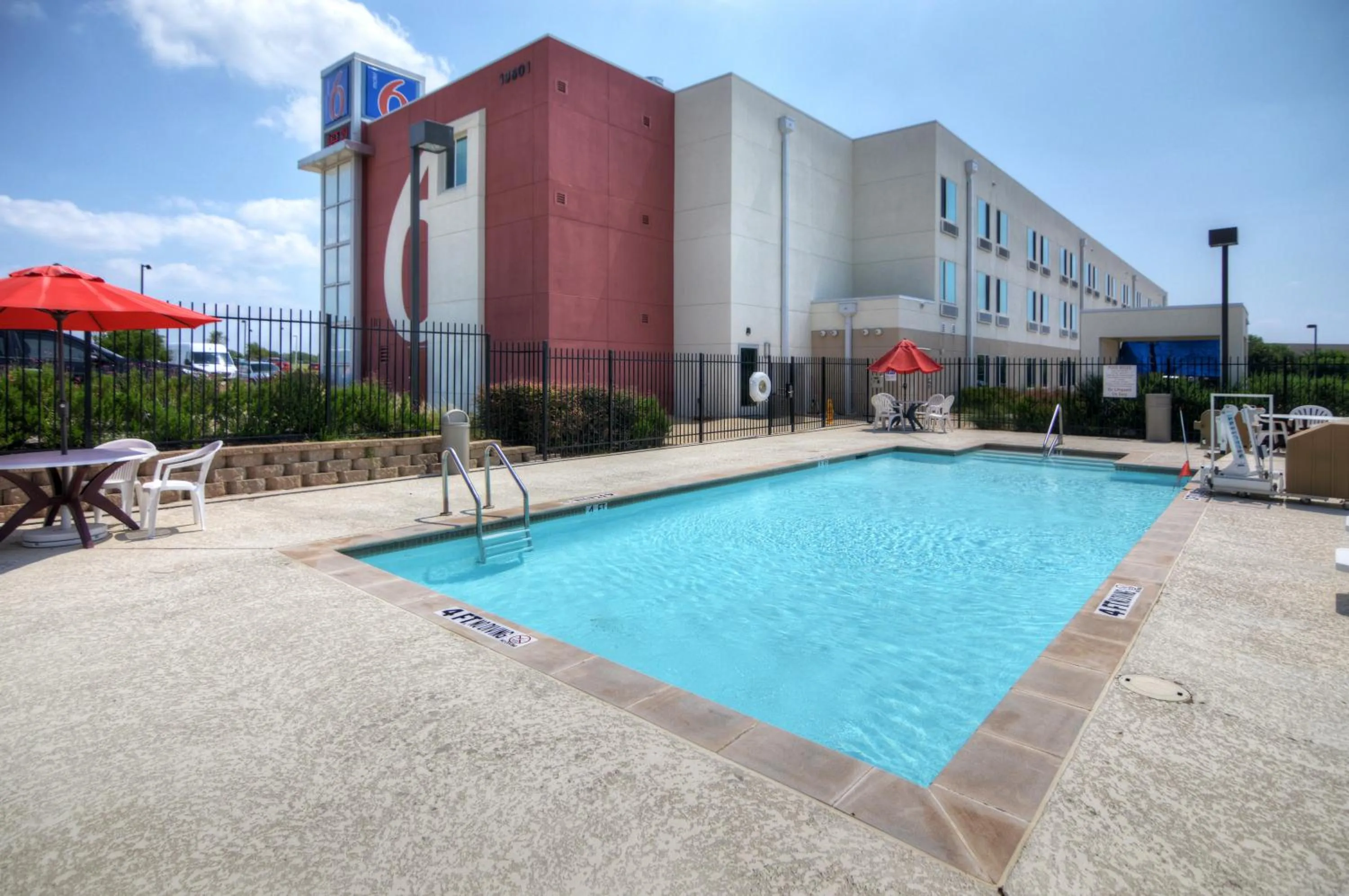Swimming pool in Motel 6-Roanoke, TX - Northlake - Speedway