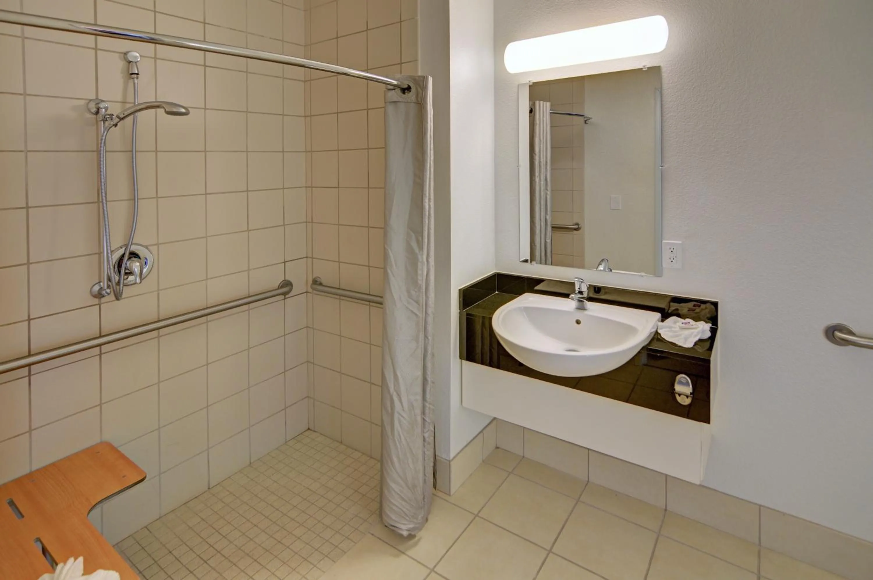 Shower in Motel 6-Roanoke, TX - Northlake - Speedway