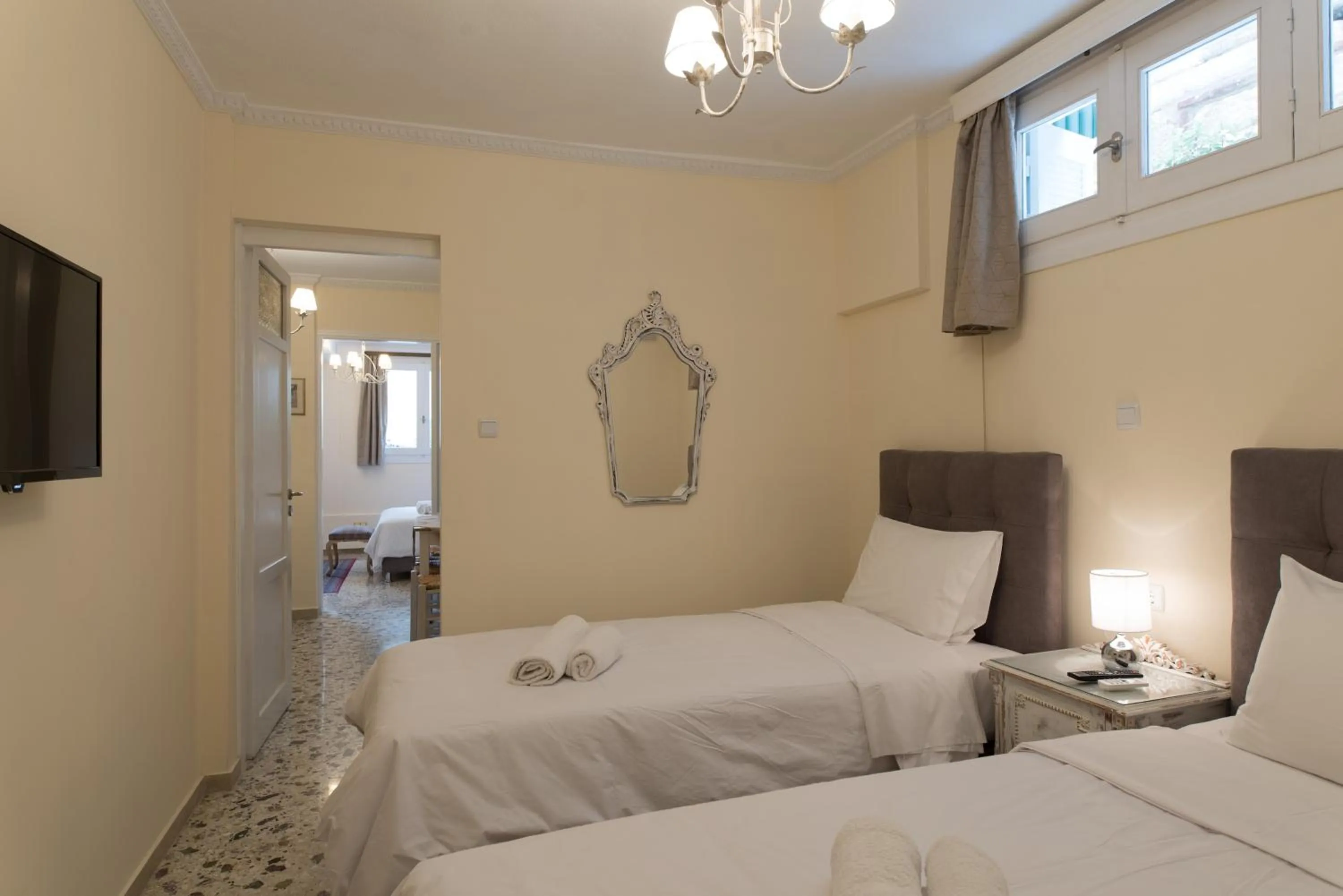 Photo of the whole room, Bed in Acro&Polis