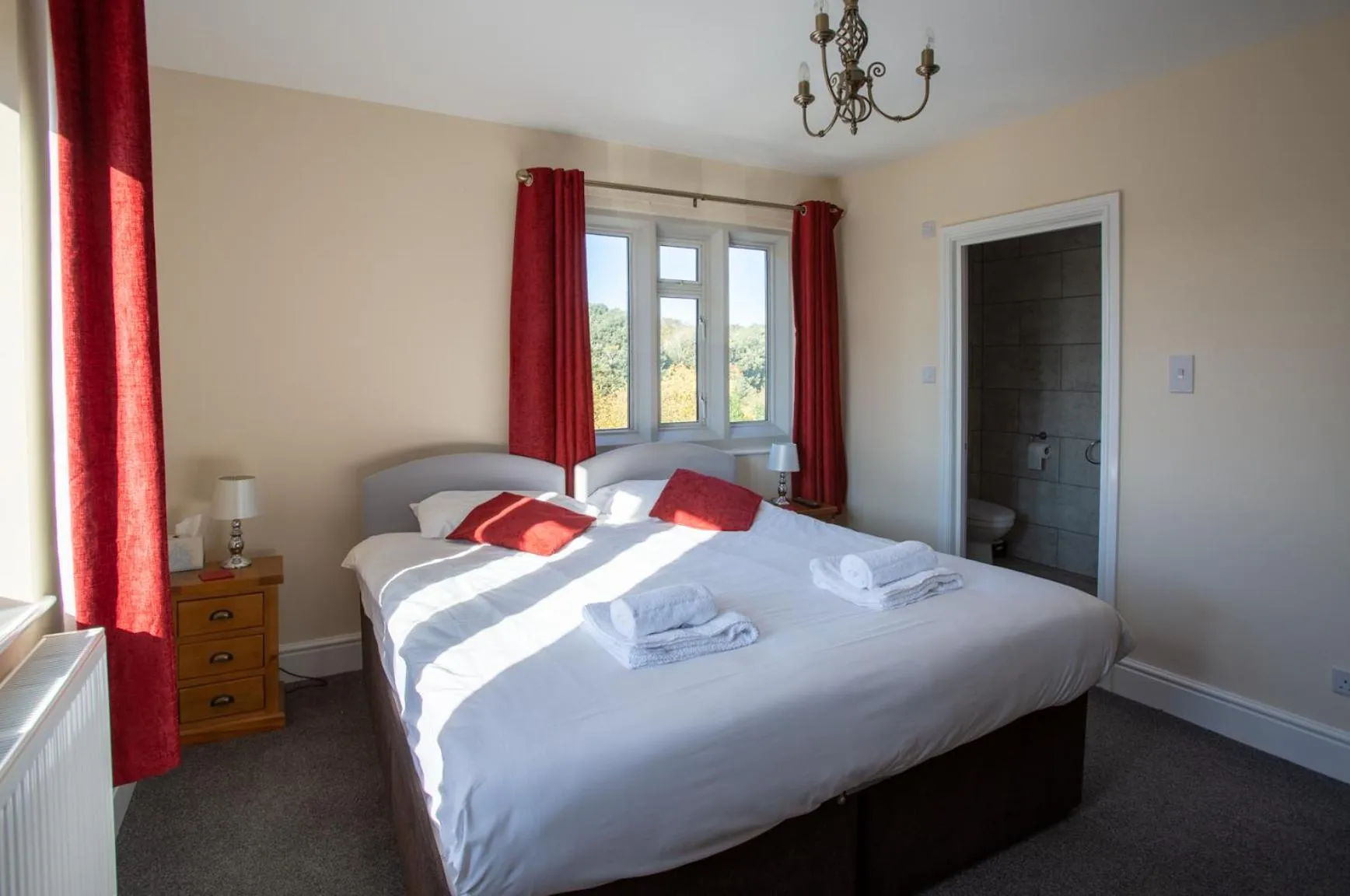 Bed in The Beacon & Railway Hotel